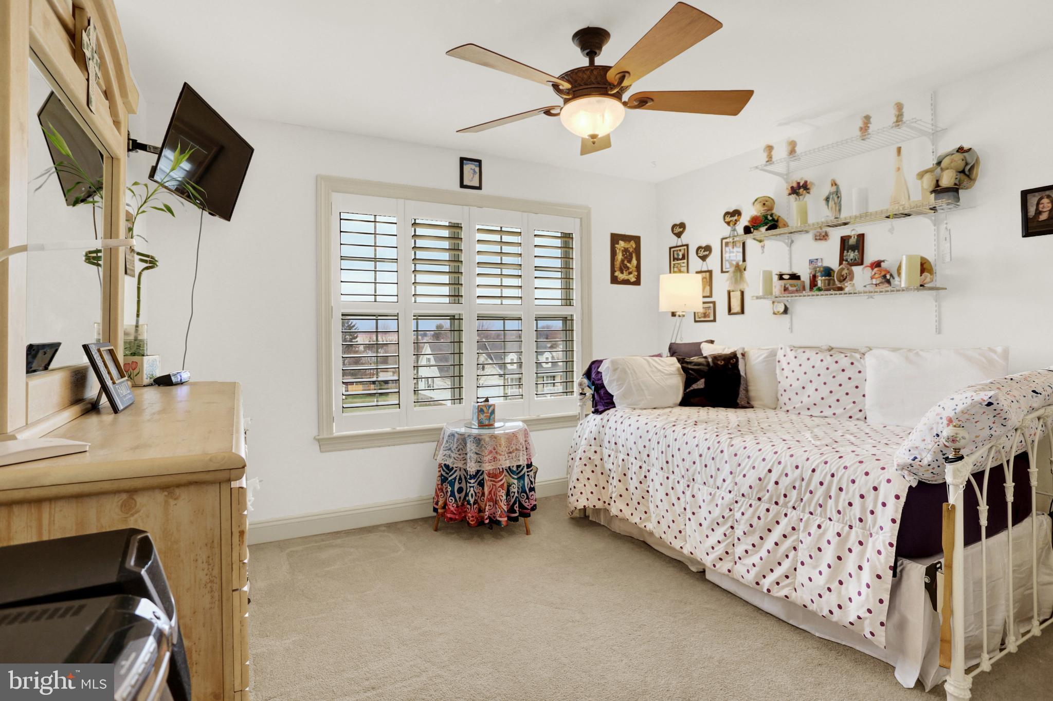 JEFFERSON COURT - Residential