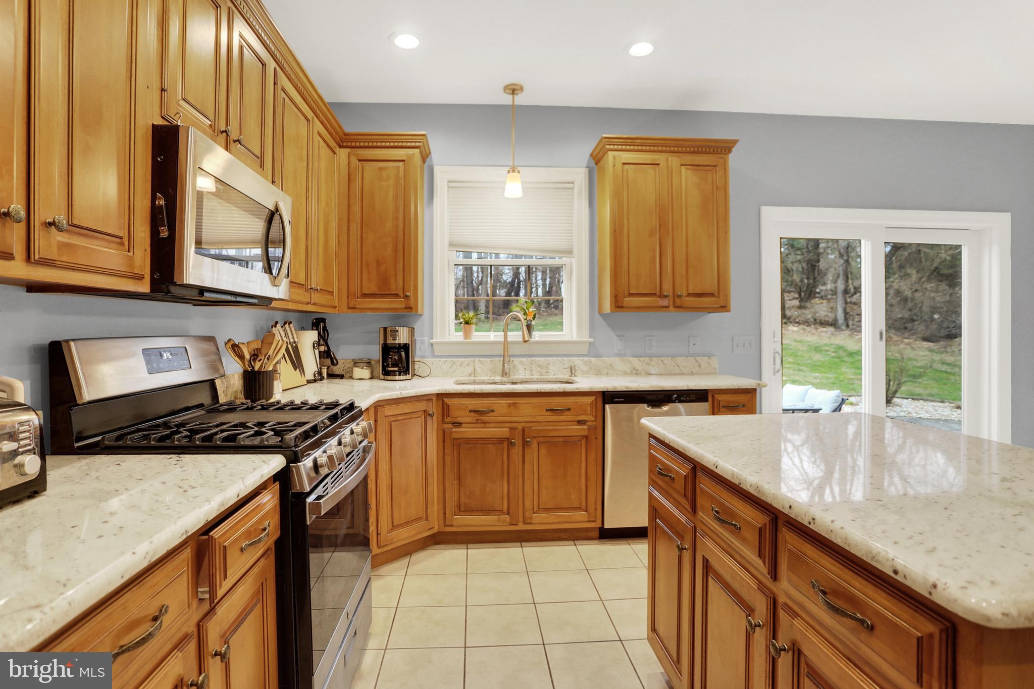 JEFFERSON COURT - Residential