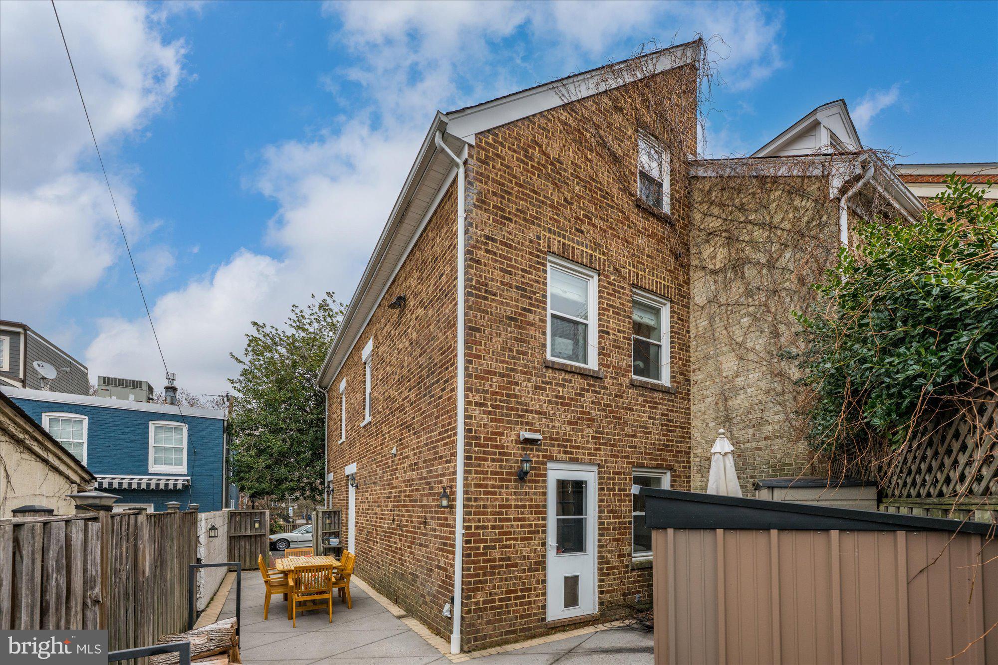 CARRIAGE WORKS - Residential