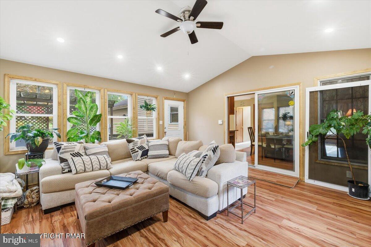 ARBOR WOODS - Residential