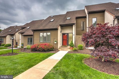 Photo of 31 Hawk Valley Lane, Denver, PA 17517 (MLS # PALA2051220)