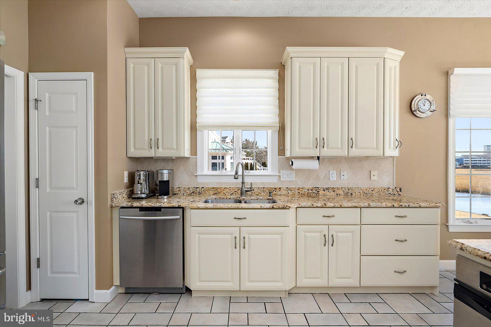 HERON HARBOUR - Residential