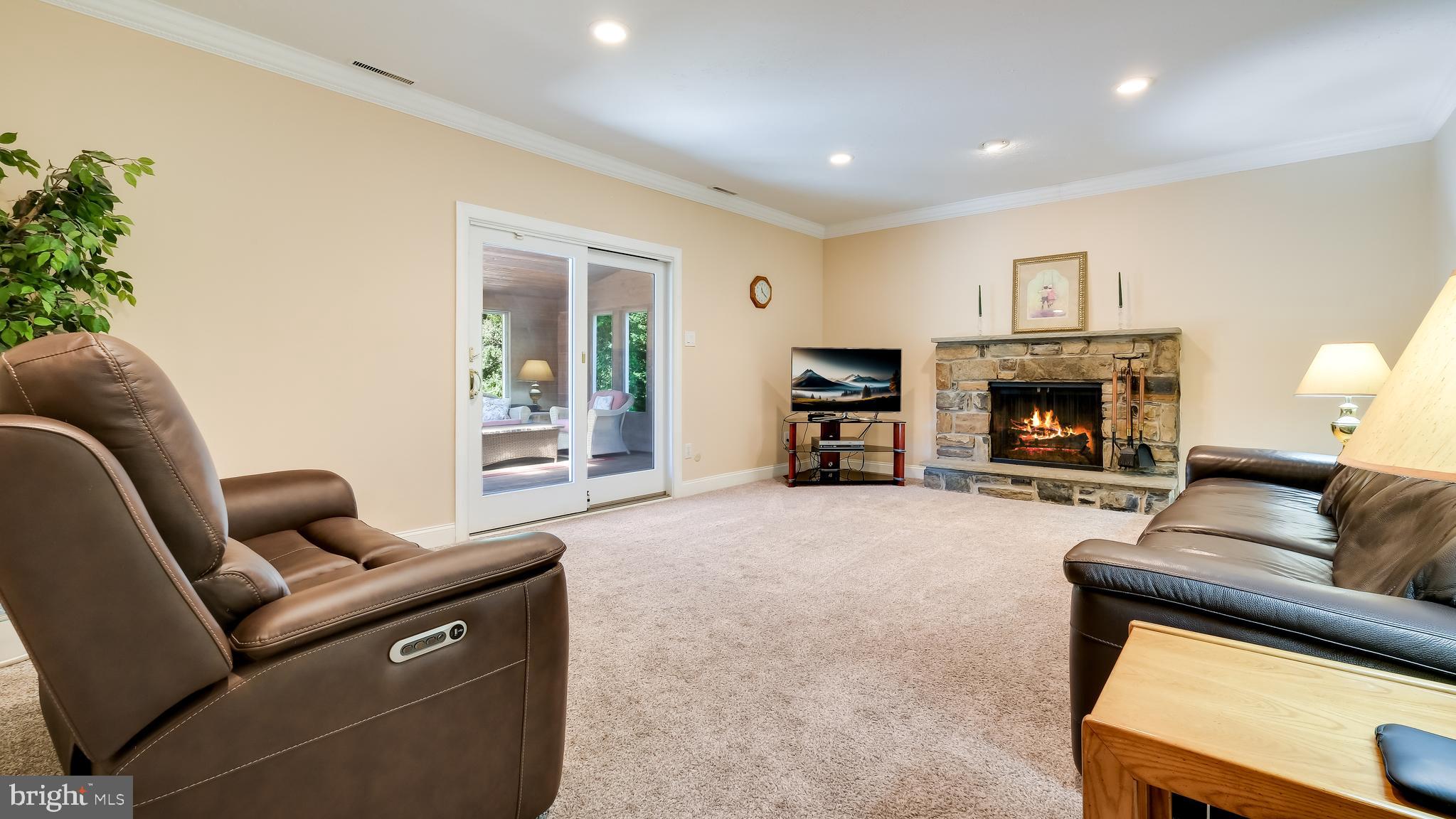 JUSTA FARMS - Residential