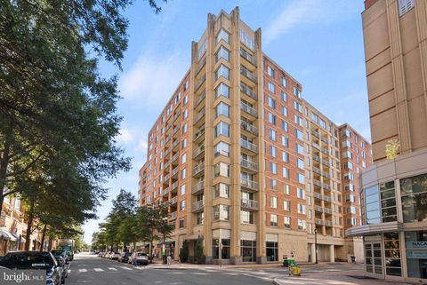 Photo of 1020 N Highland Street #306, ARLINGTON, VA 22201 (MLS # VAAR2070072)