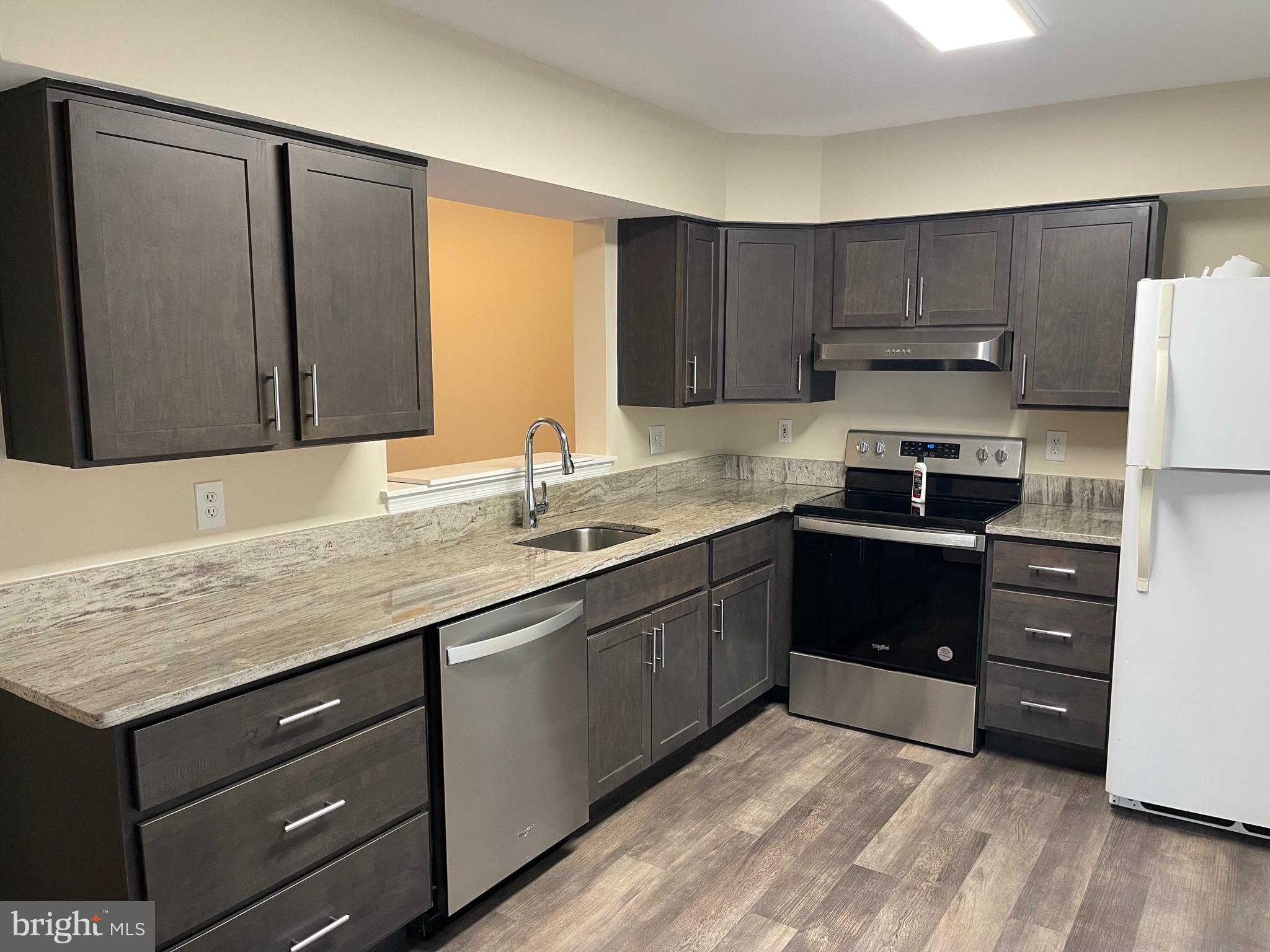 CROFTON MEADOWS - Residential Lease