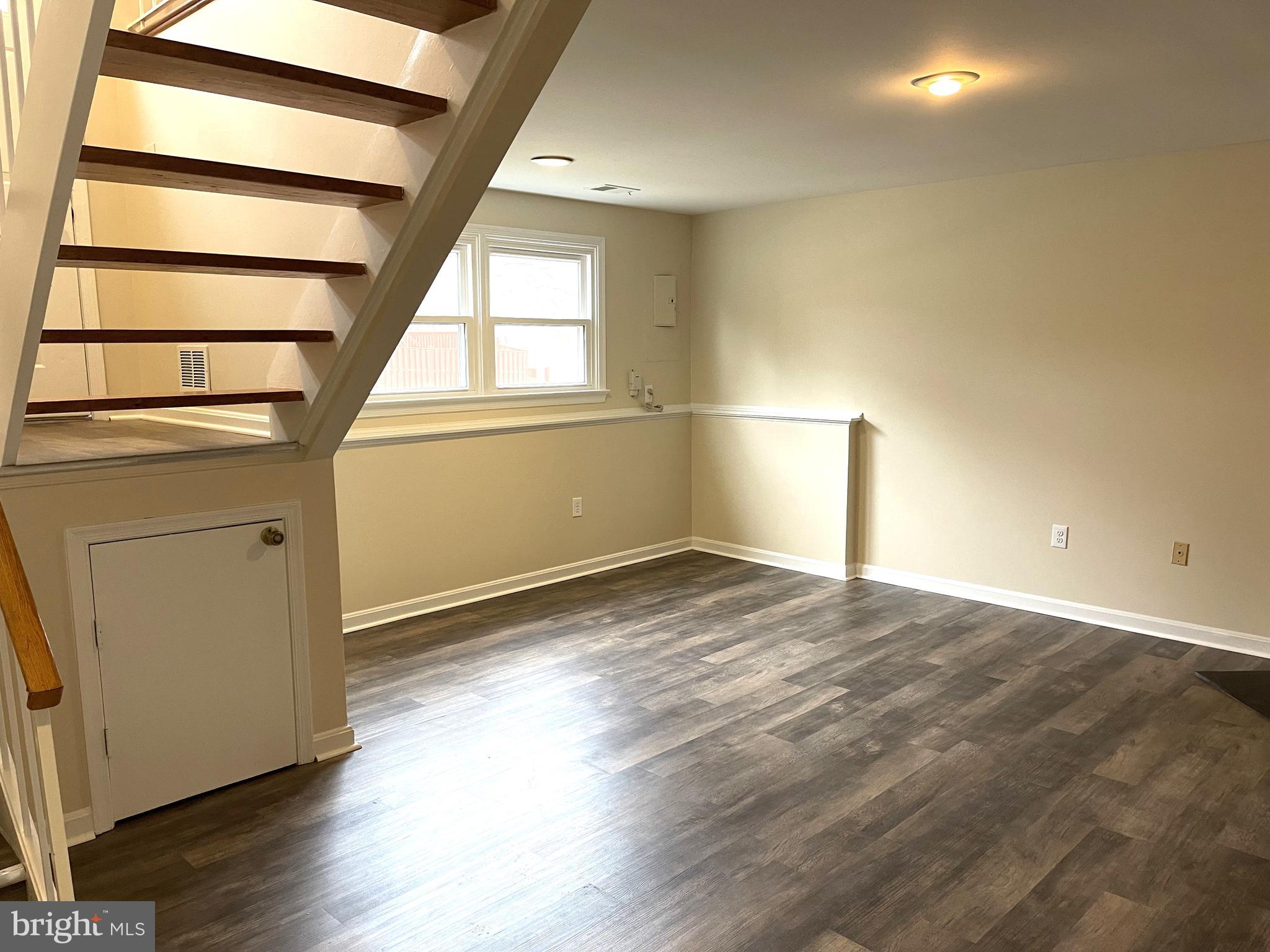 CROFTON MEADOWS - Residential Lease