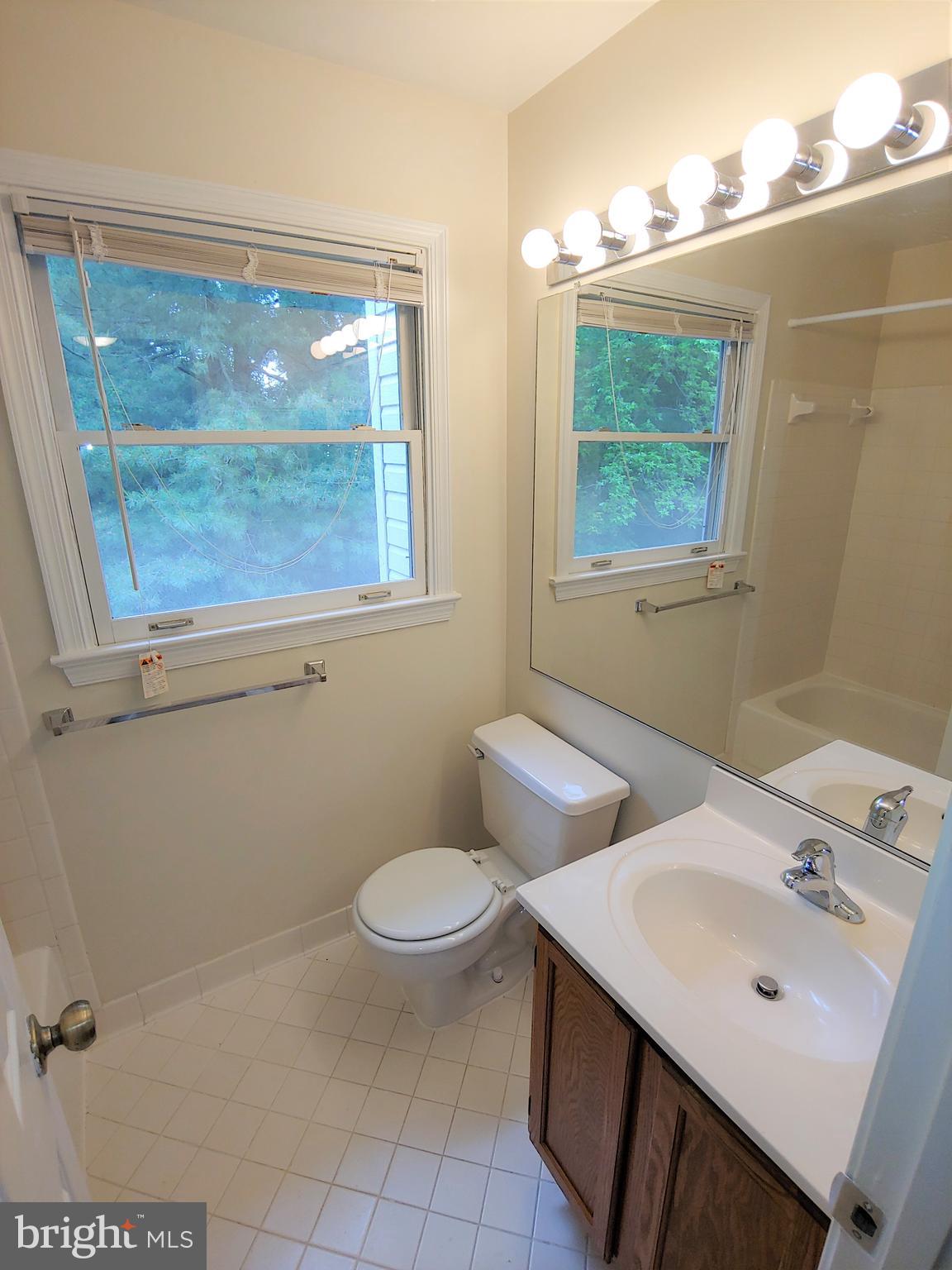 CROFTON MEADOWS - Residential Lease