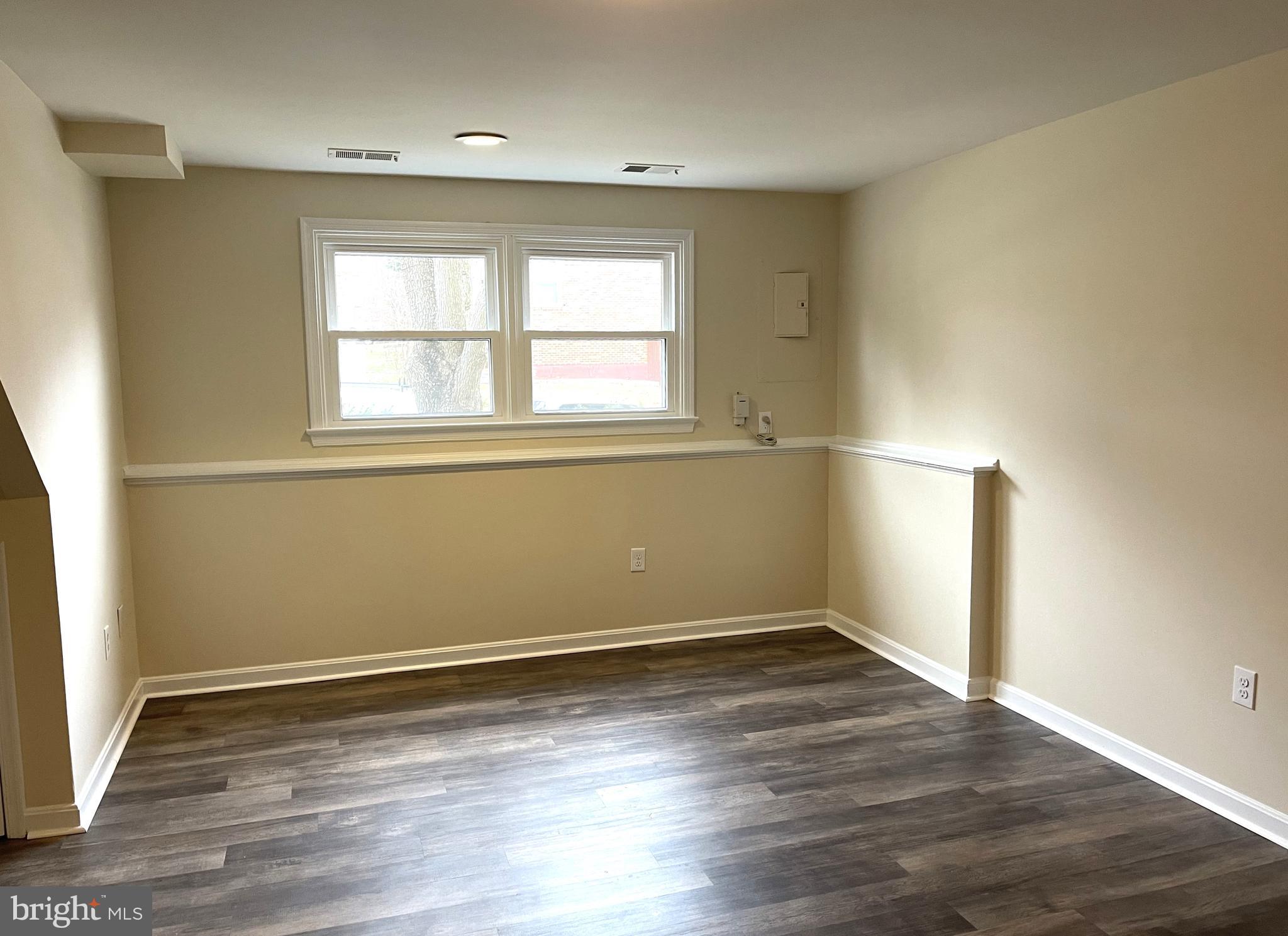 CROFTON MEADOWS - Residential Lease