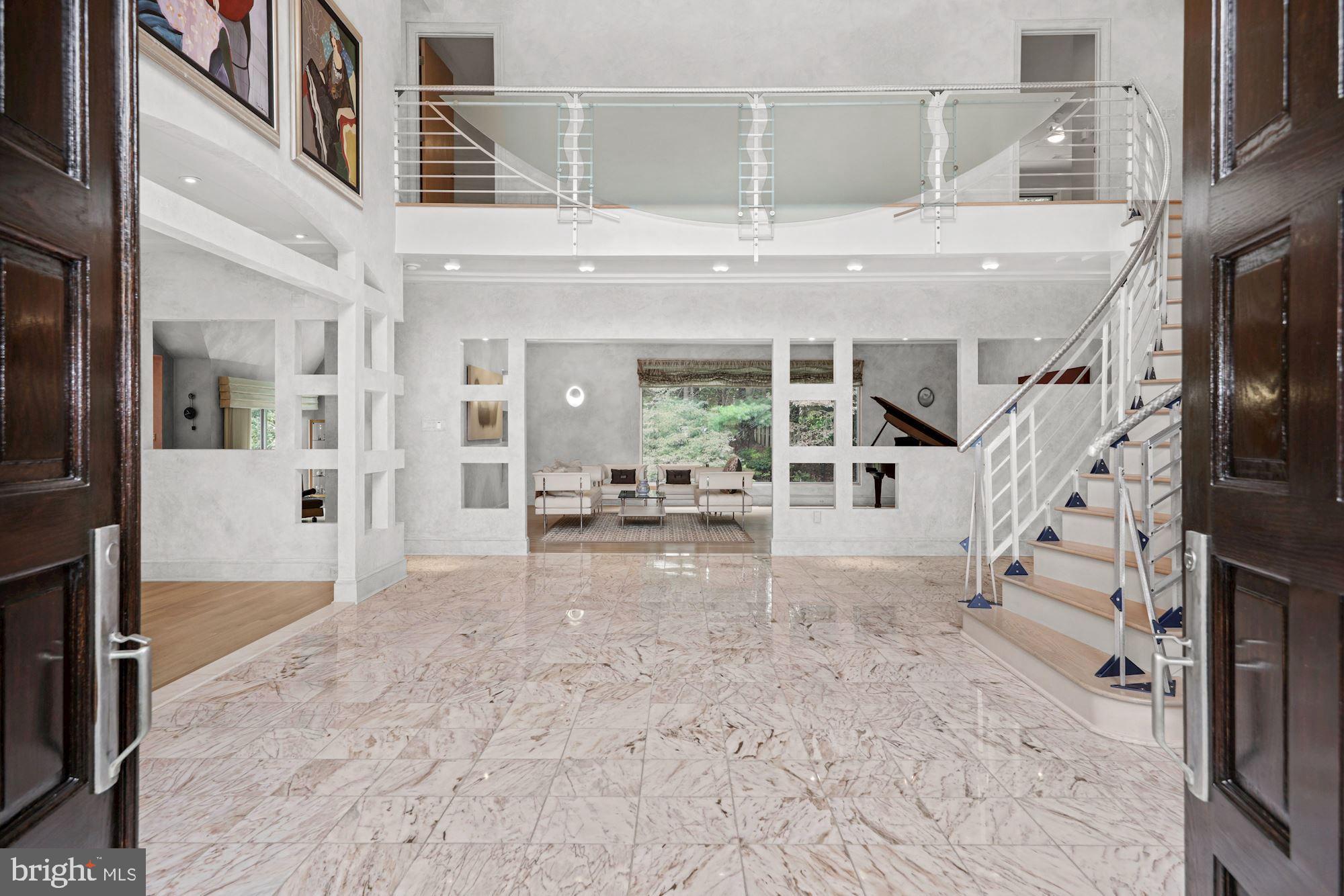 FALCONHURST - Residential