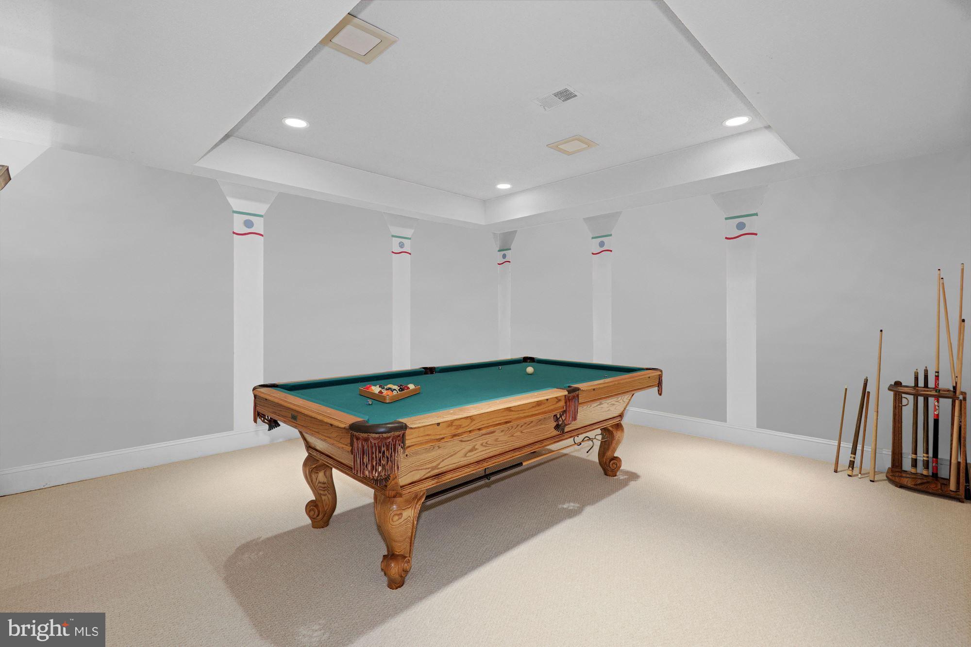 FALCONHURST - Residential