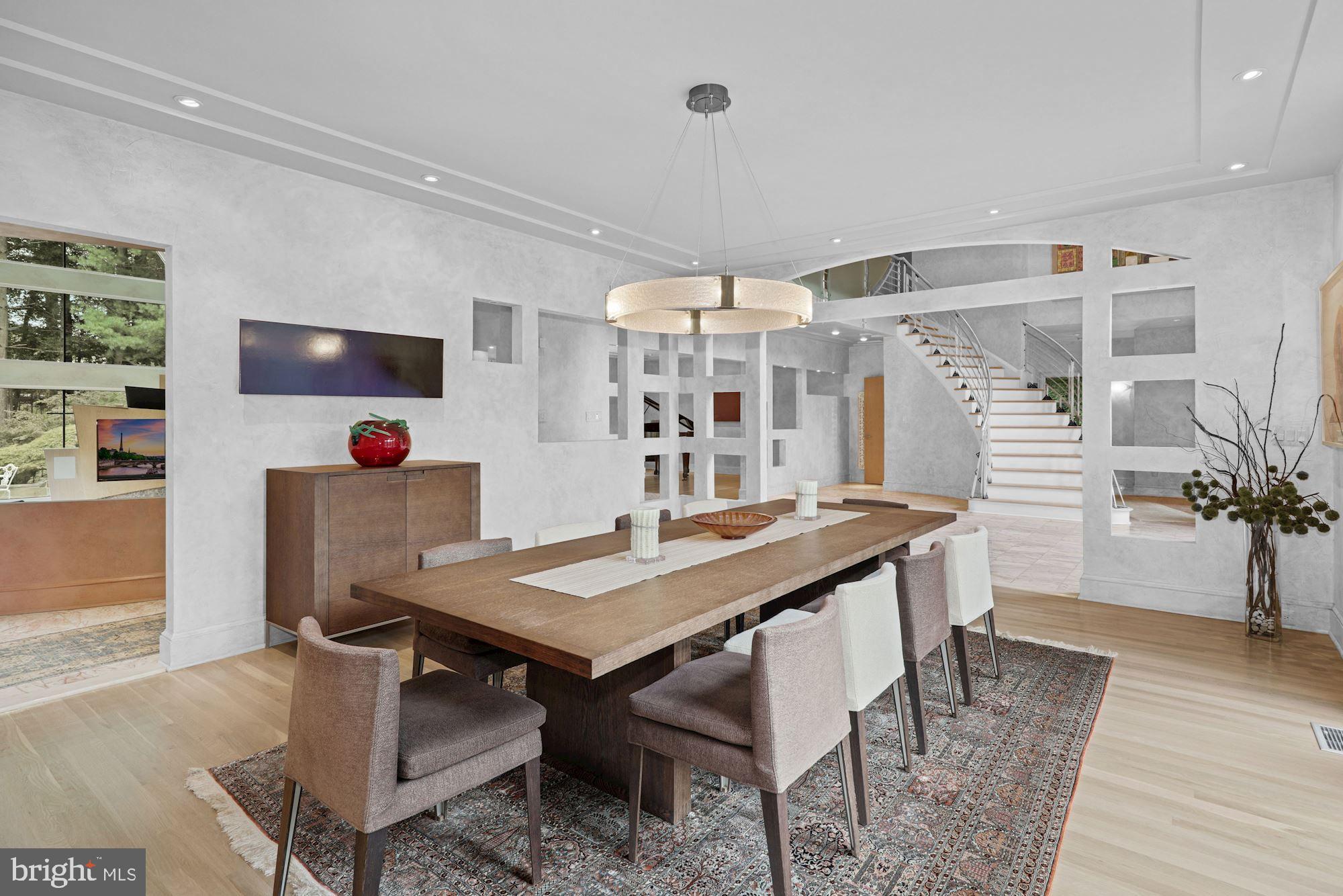 FALCONHURST - Residential
