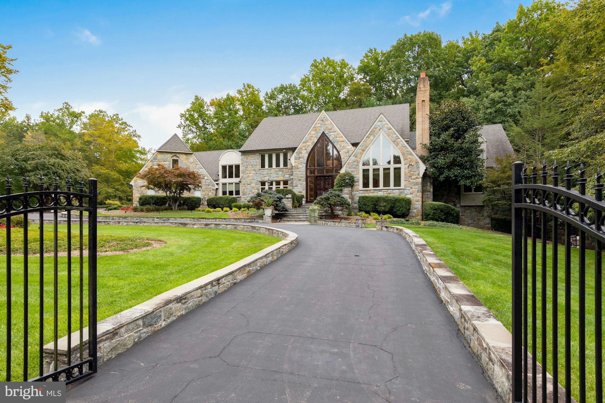 FALCONHURST - Residential