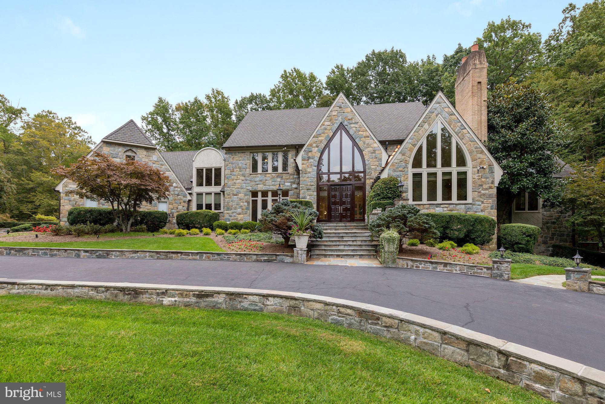 FALCONHURST - Residential