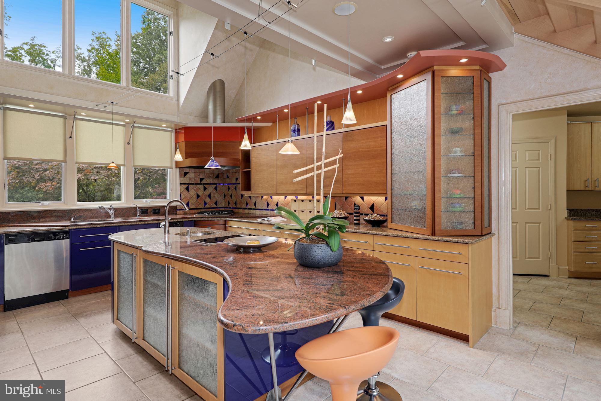 FALCONHURST - Residential