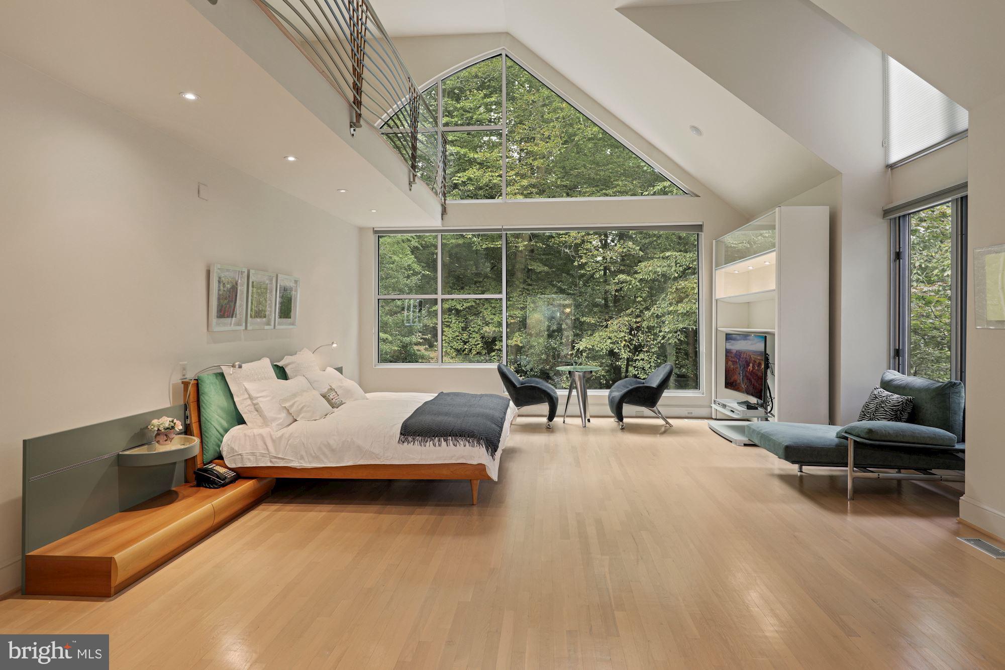 FALCONHURST - Residential