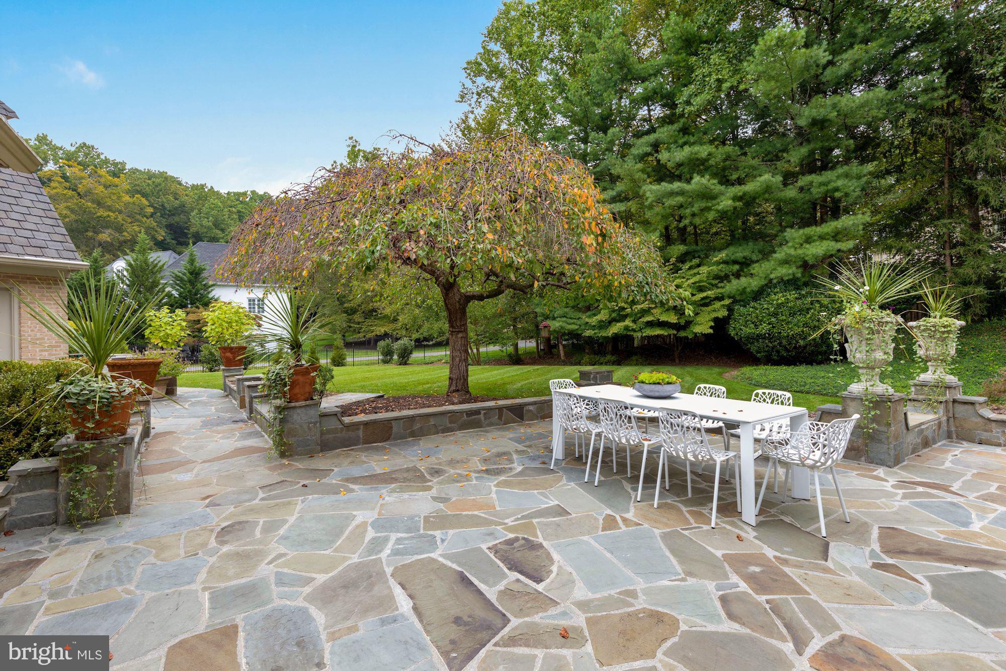 FALCONHURST - Residential