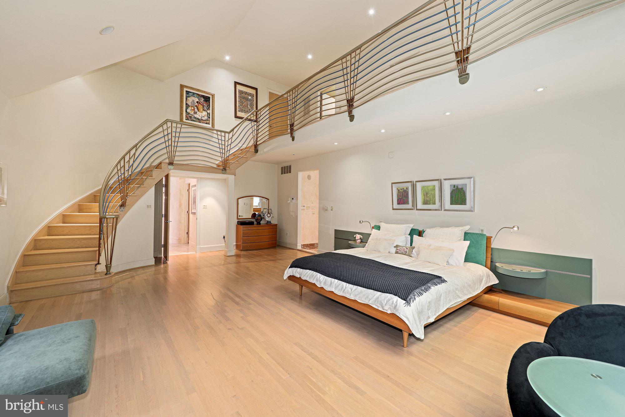 FALCONHURST - Residential