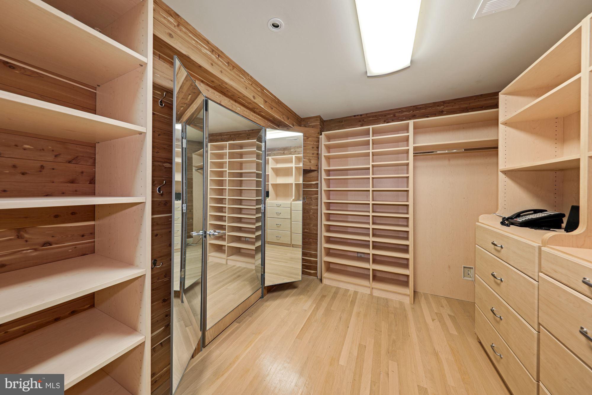 FALCONHURST - Residential