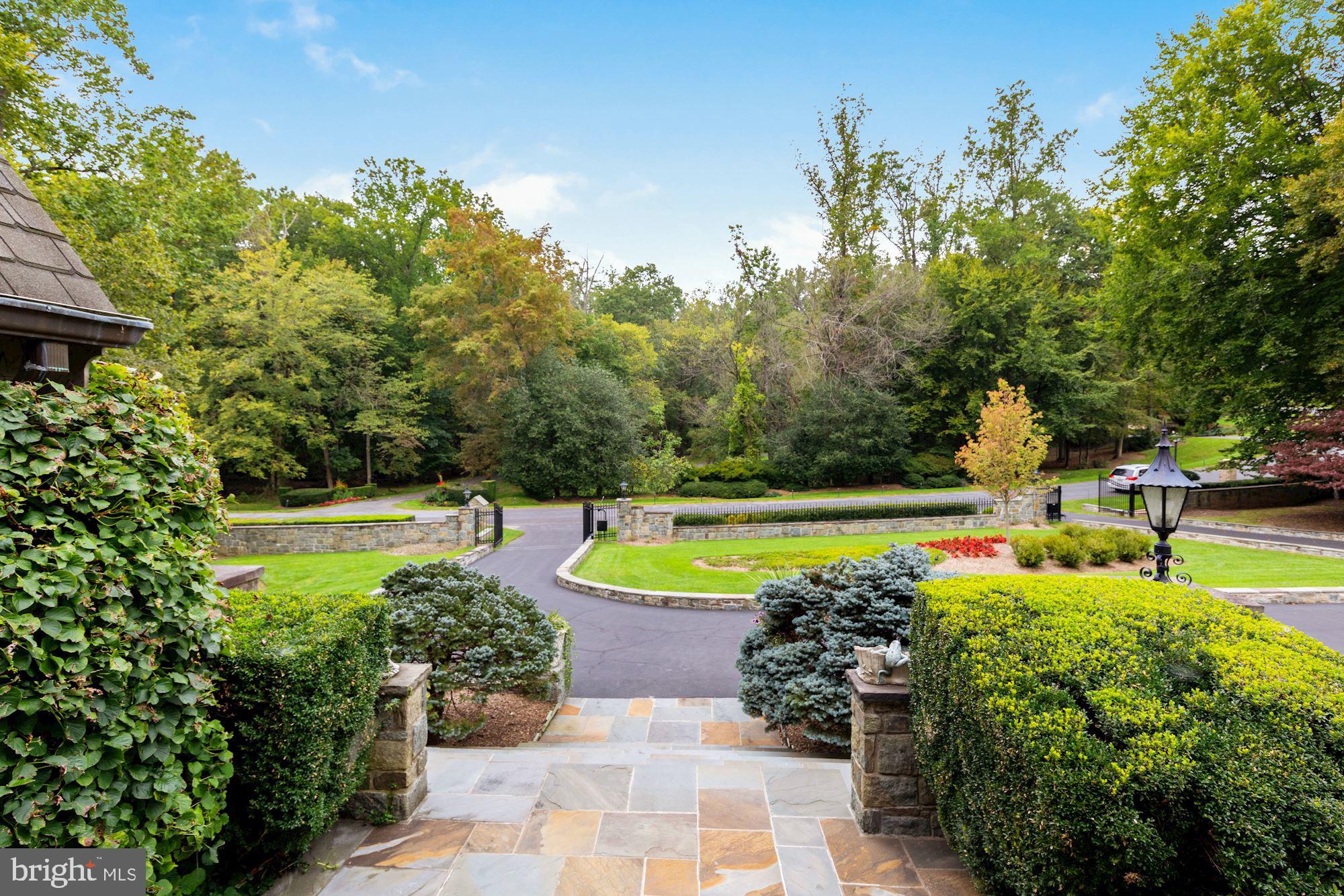 FALCONHURST - Residential