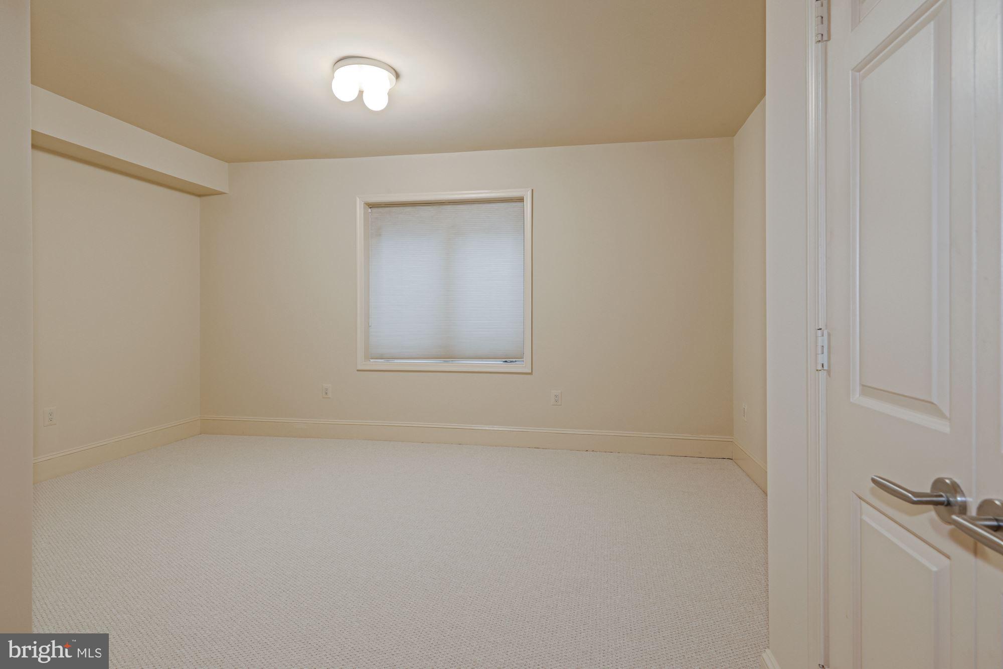 FALCONHURST - Residential