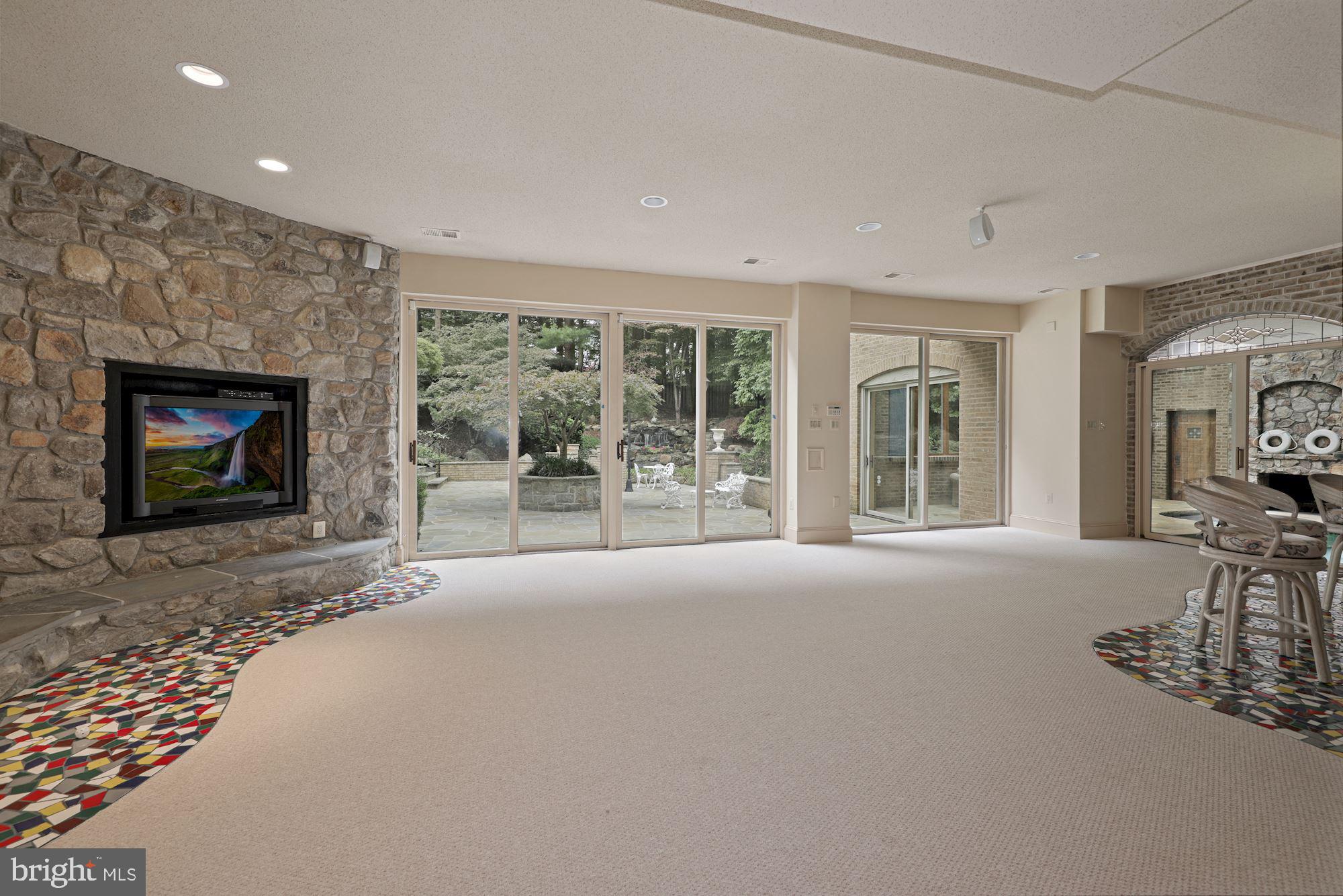 FALCONHURST - Residential