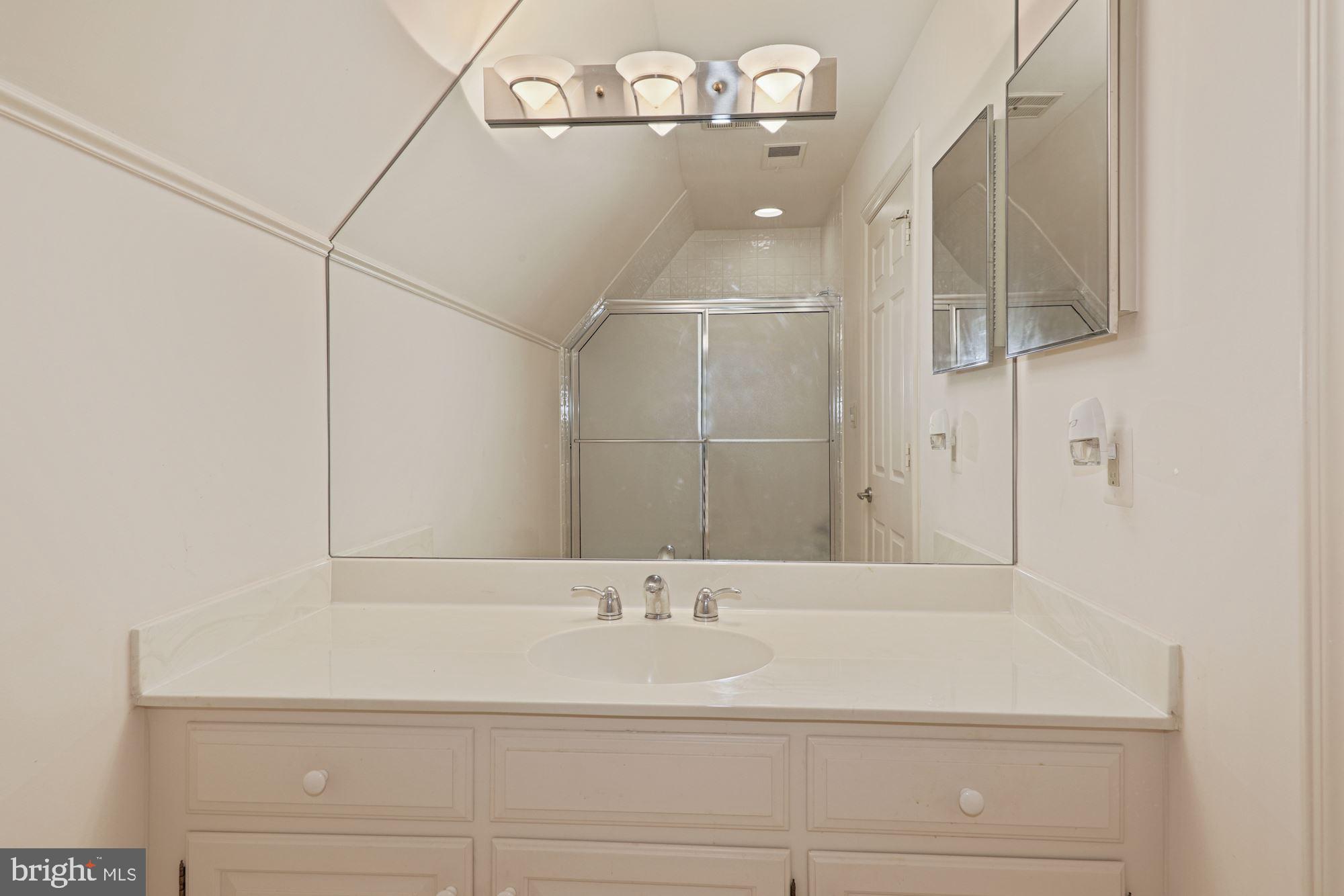 FALCONHURST - Residential