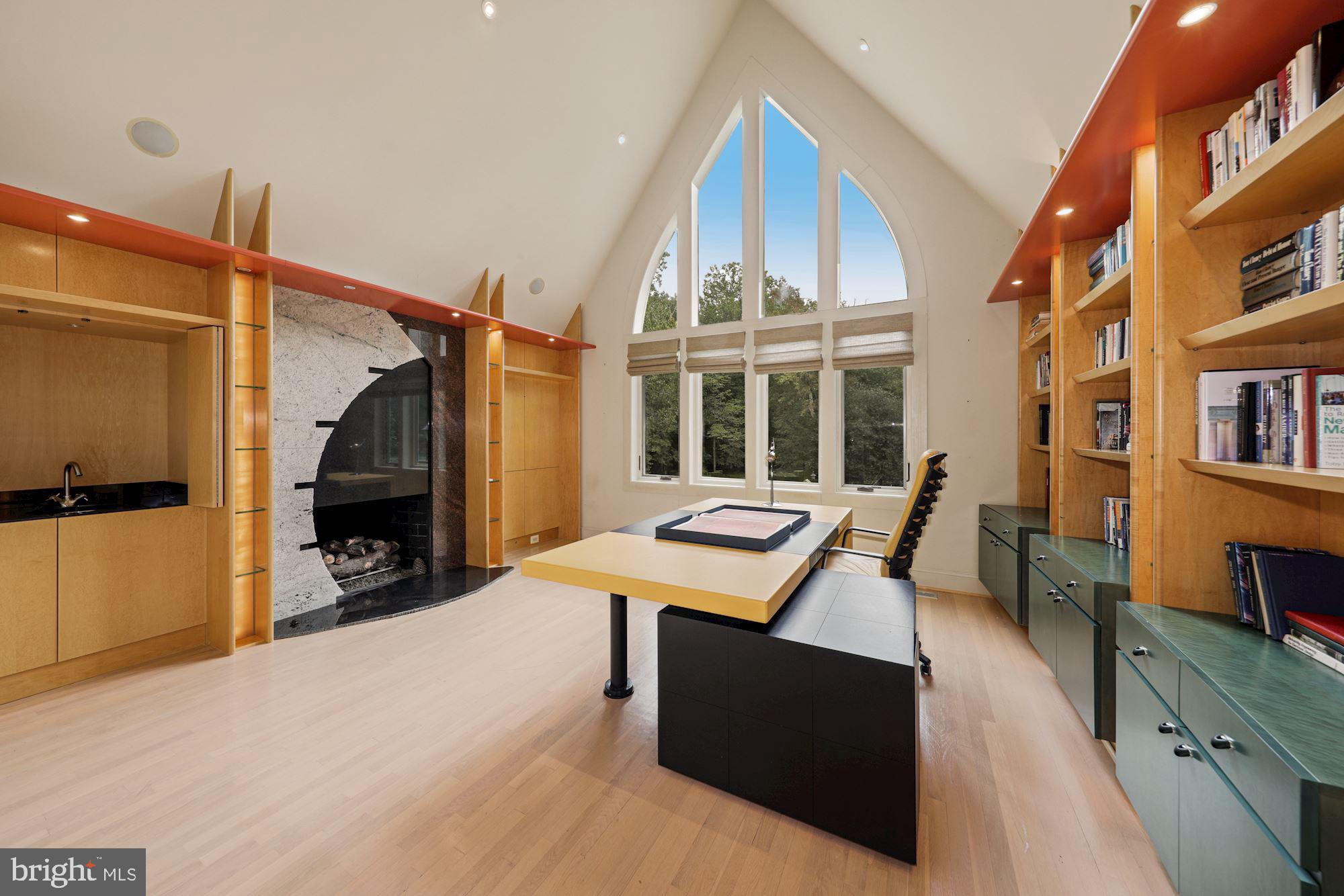FALCONHURST - Residential