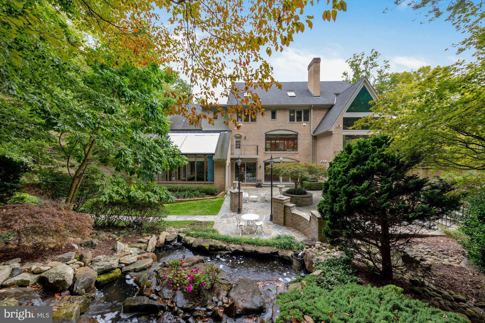 FALCONHURST - Residential