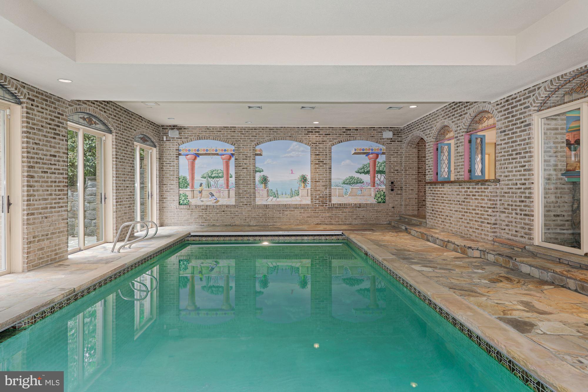 FALCONHURST - Residential