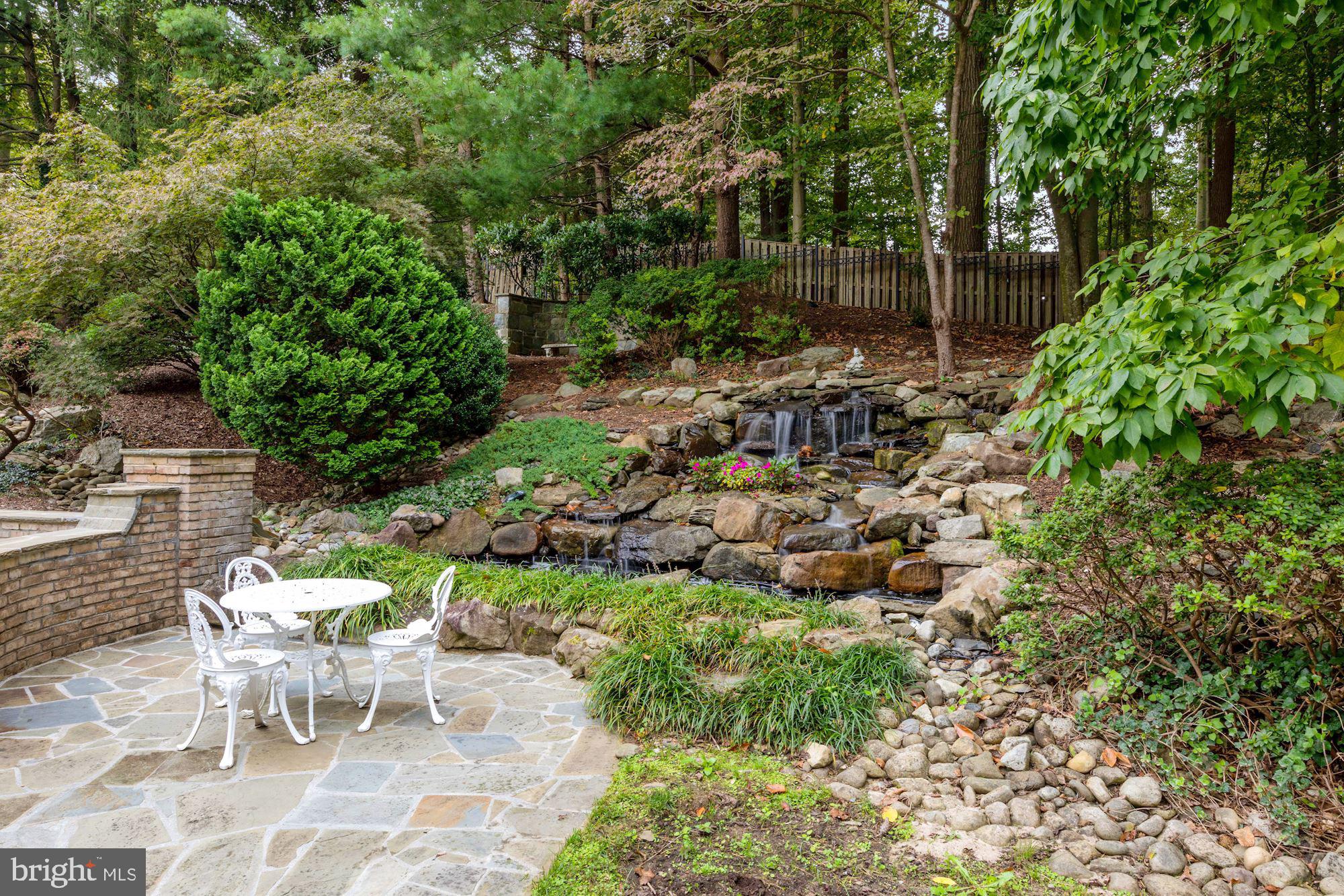 FALCONHURST - Residential