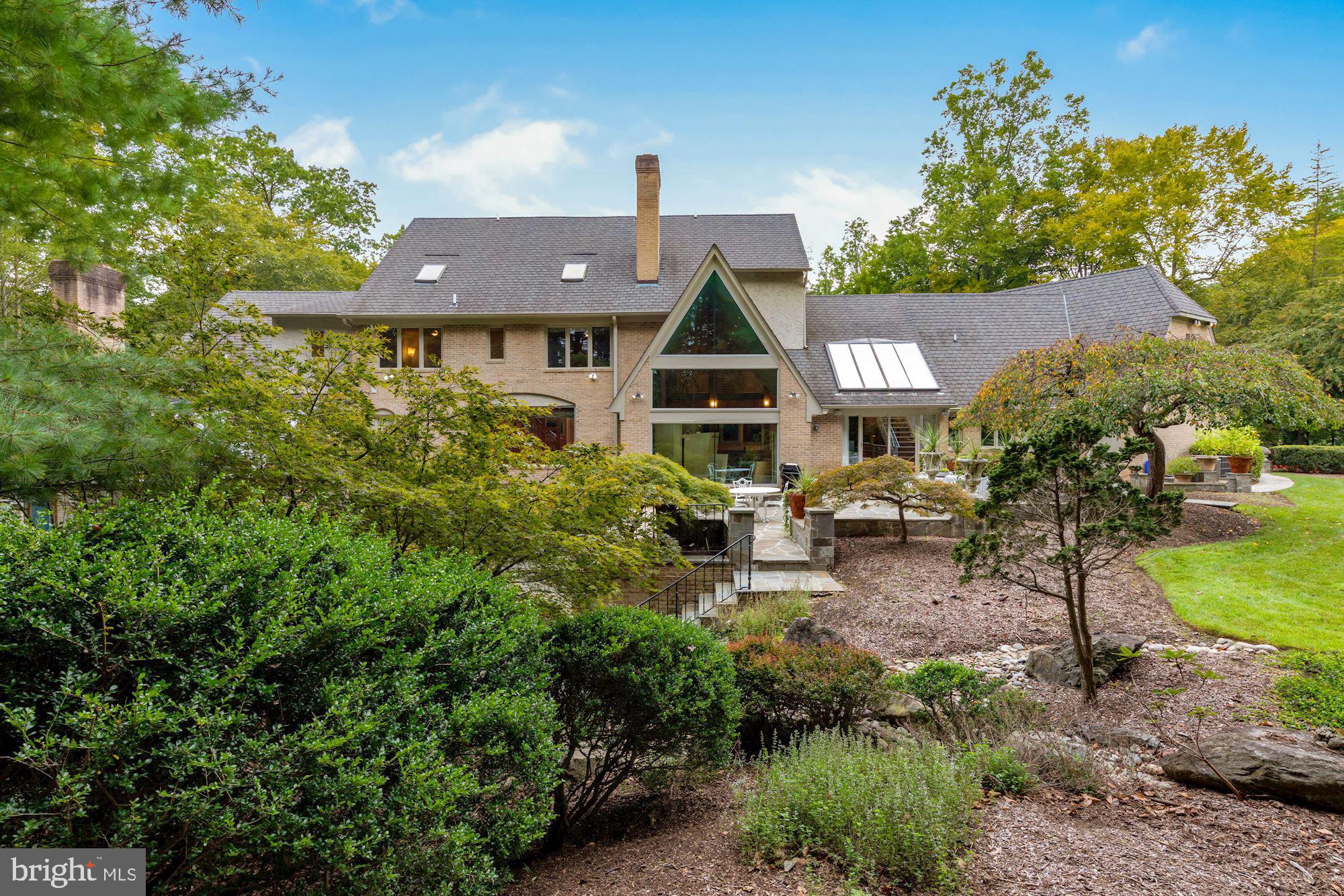 FALCONHURST - Residential