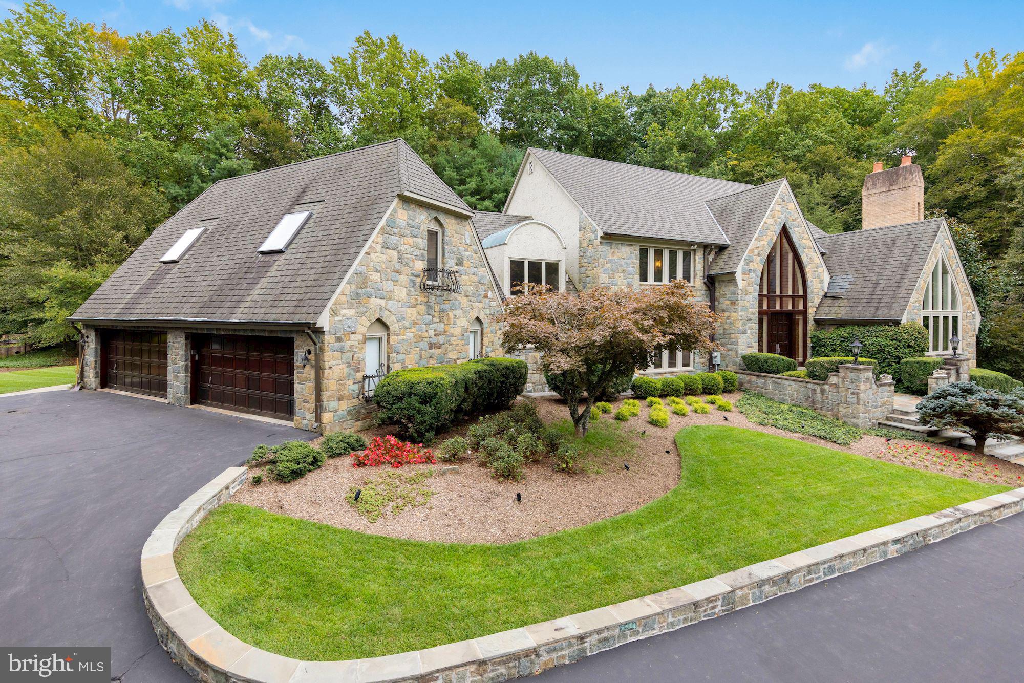 FALCONHURST - Residential