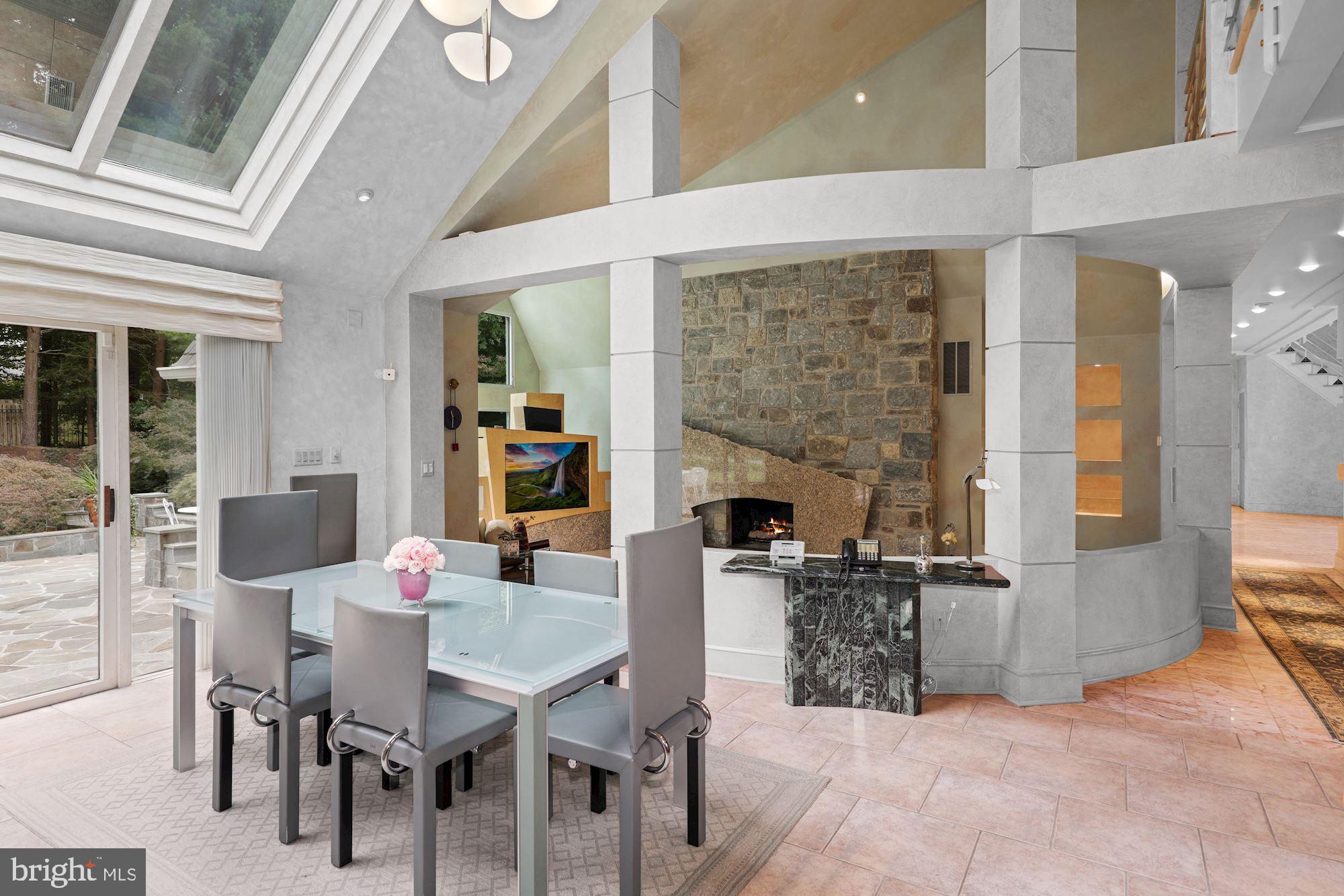 FALCONHURST - Residential