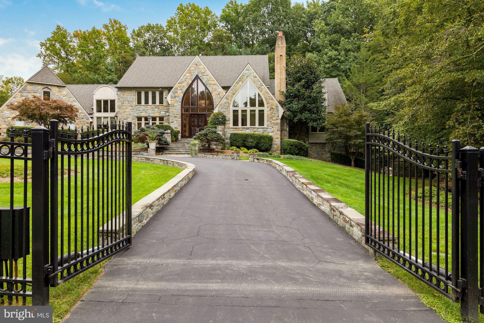 FALCONHURST - Residential