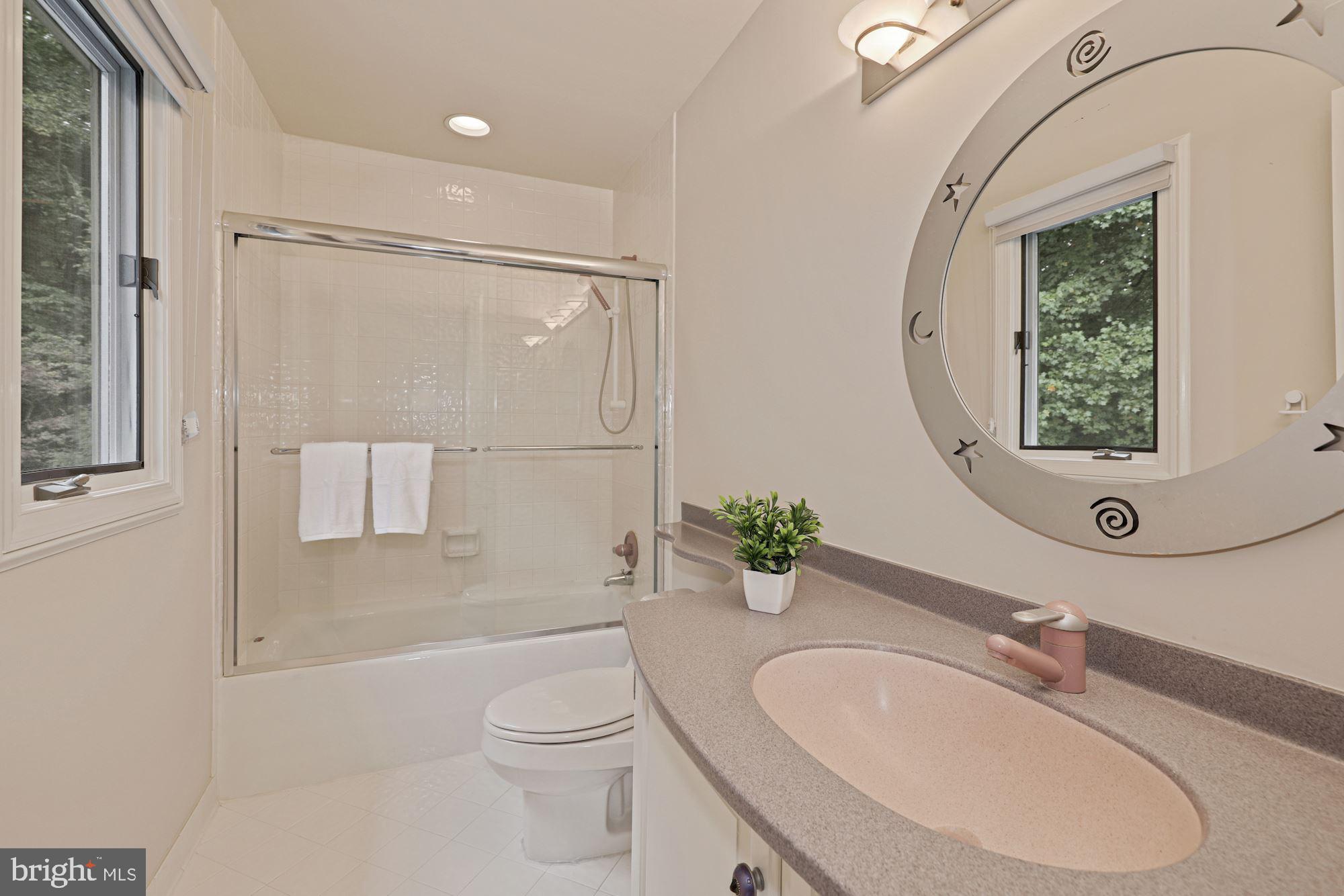 FALCONHURST - Residential