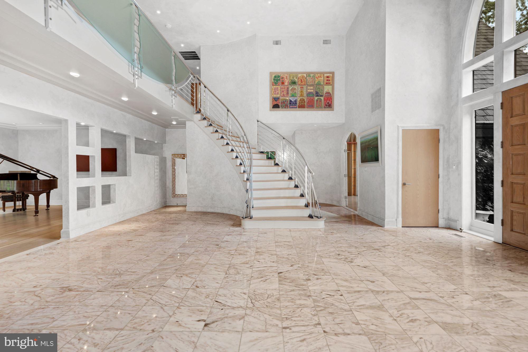 FALCONHURST - Residential