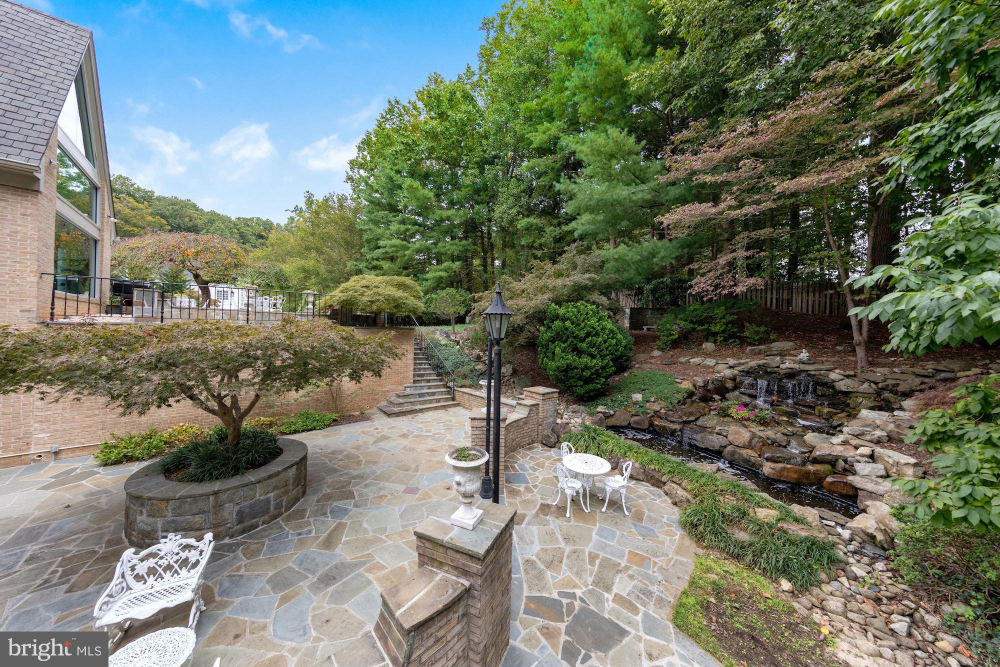 FALCONHURST - Residential