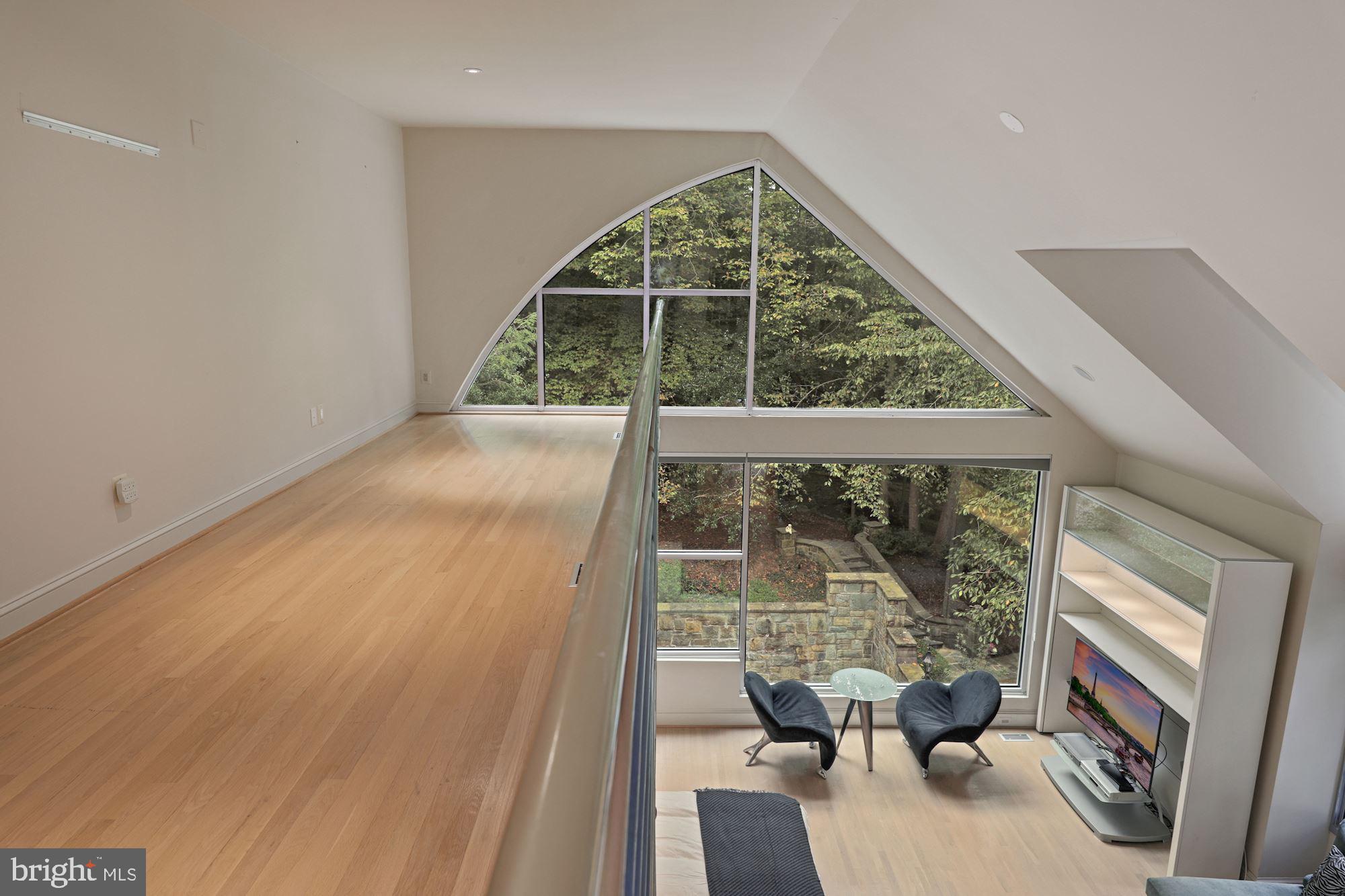 FALCONHURST - Residential