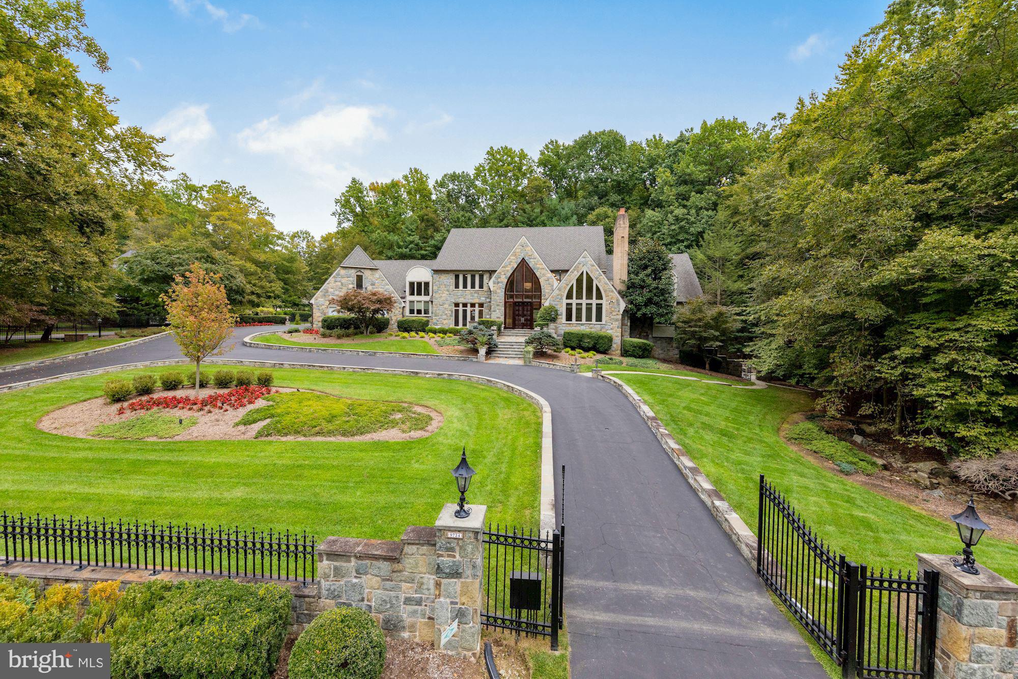 FALCONHURST - Residential