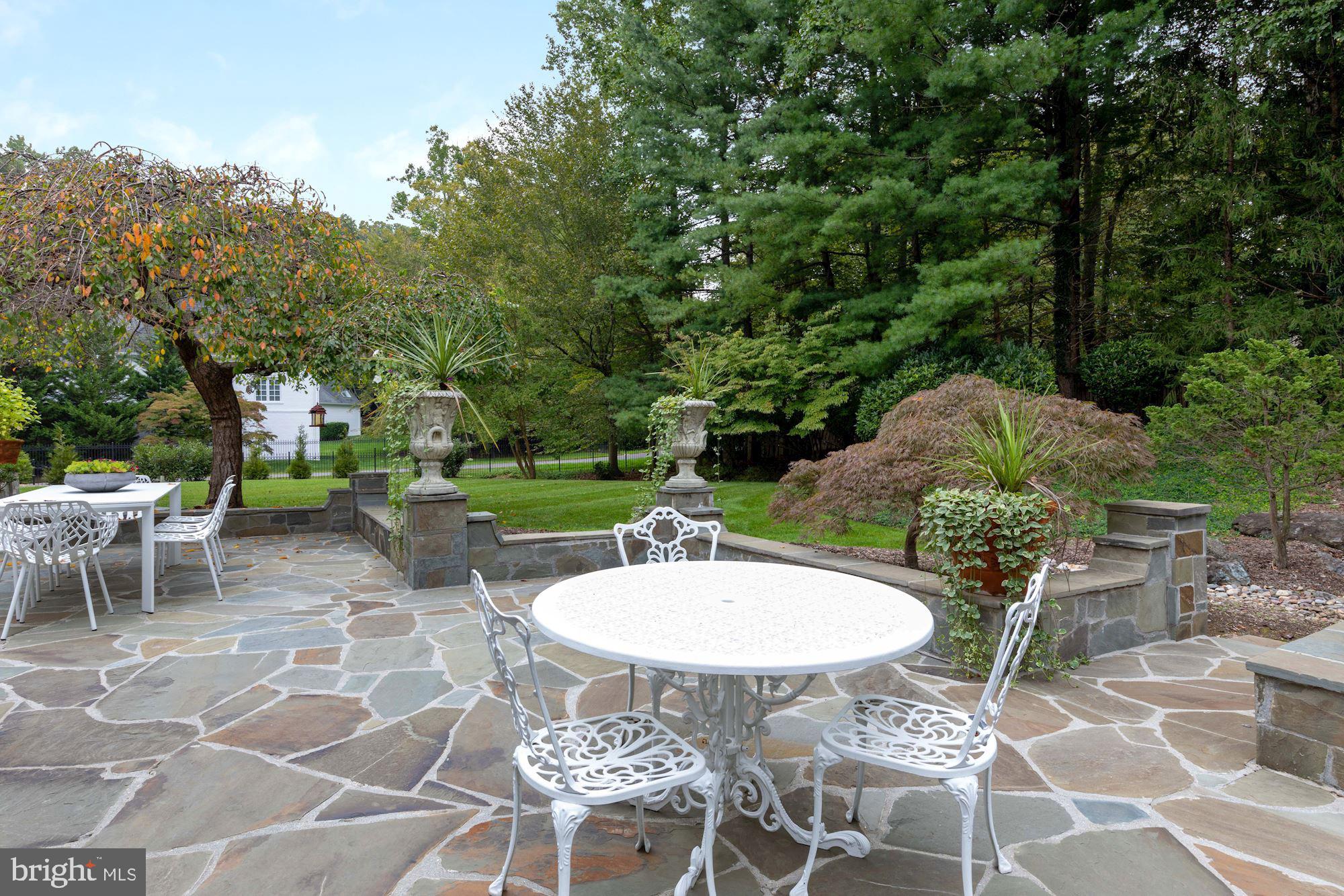FALCONHURST - Residential