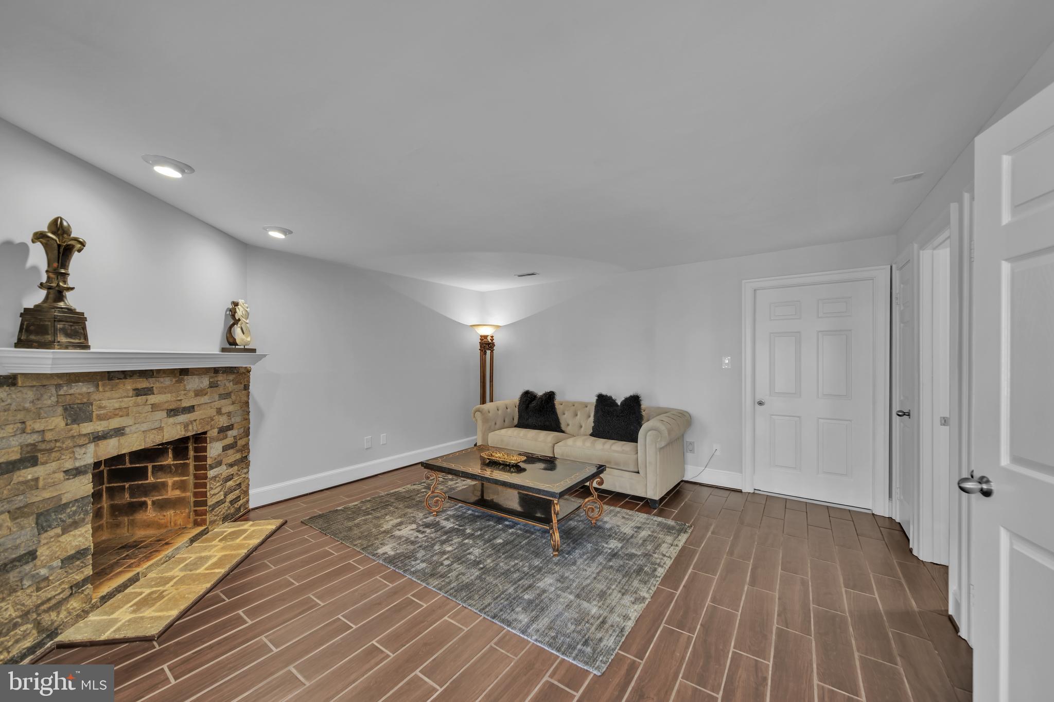 DECOVERLY ADVENTURE - Residential