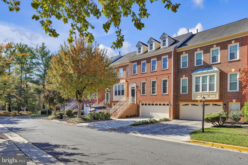 Photo of 9957 Foxborough Circle, ROCKVILLE, MD 20850 (MLS # MDMC2206032)