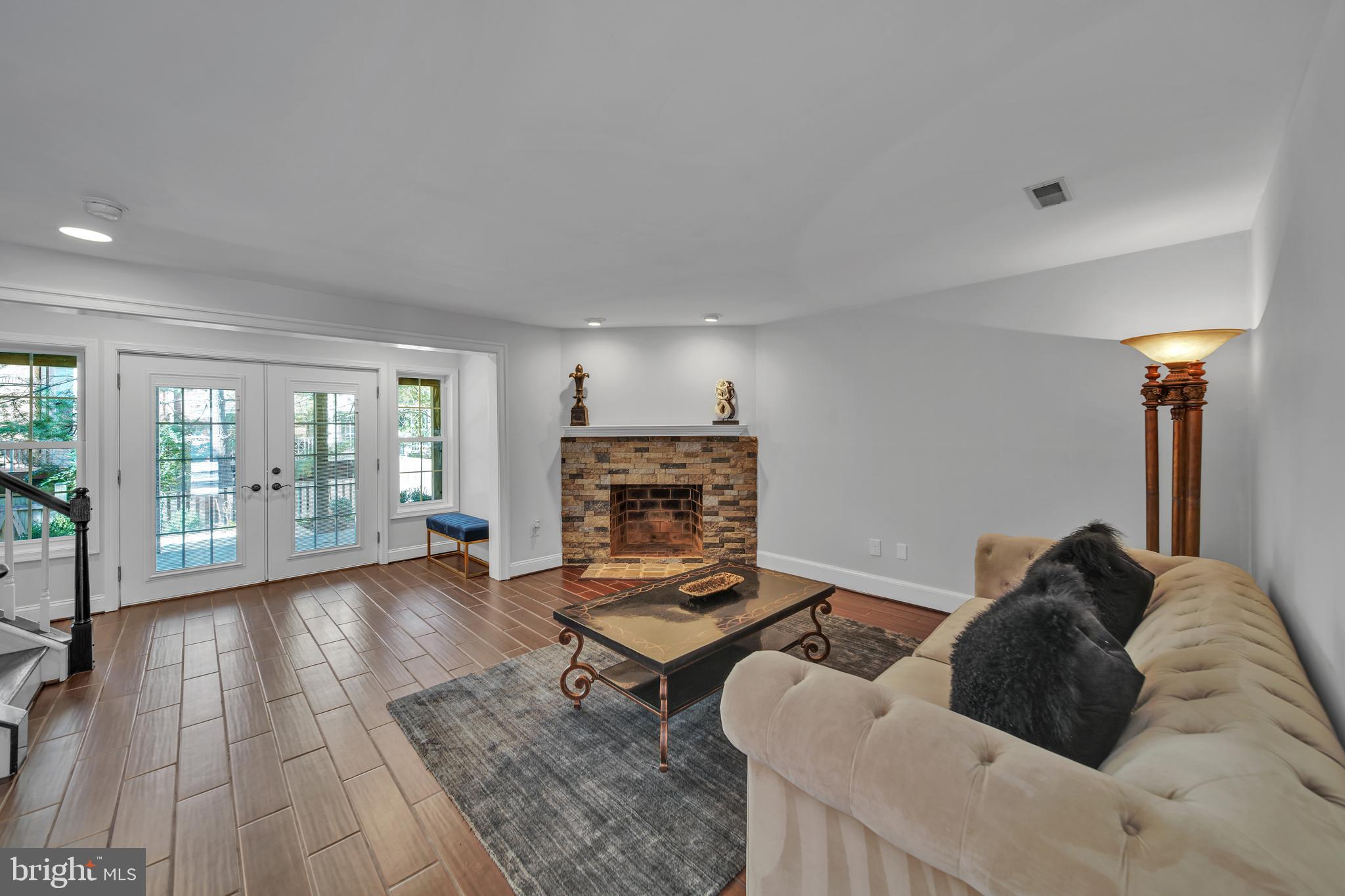 DECOVERLY ADVENTURE - Residential