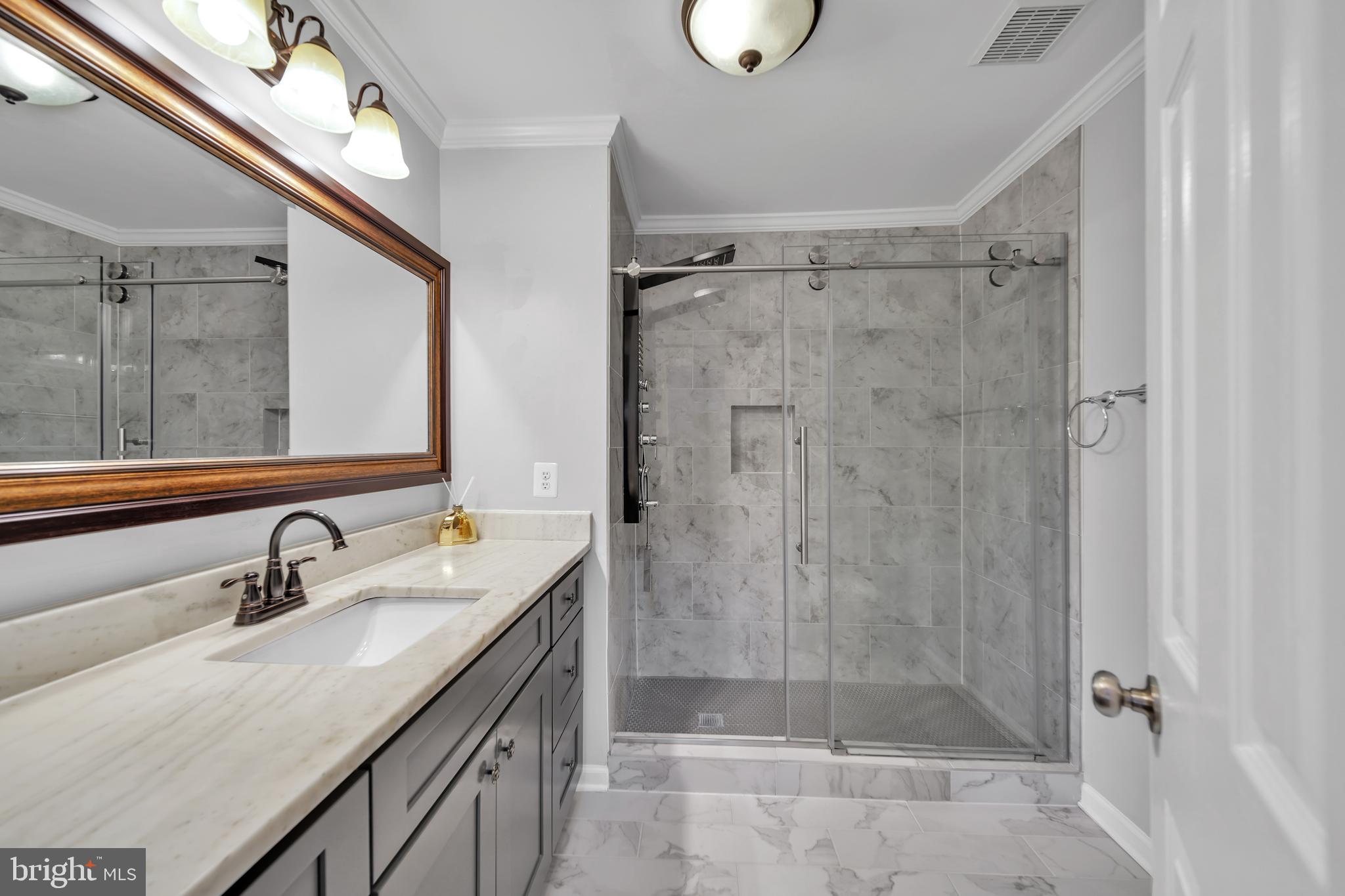 DECOVERLY ADVENTURE - Residential