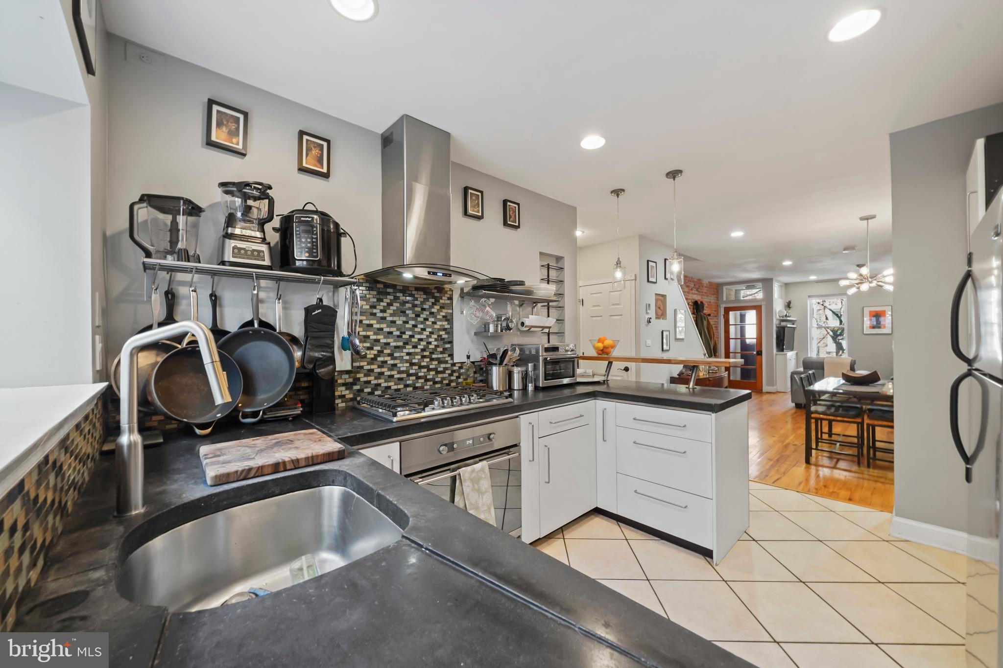 PASSYUNK SQUARE - Residential