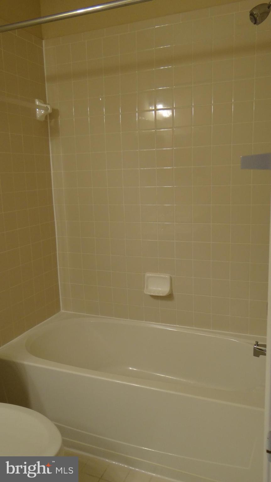 FALLS RUN - Residential Lease