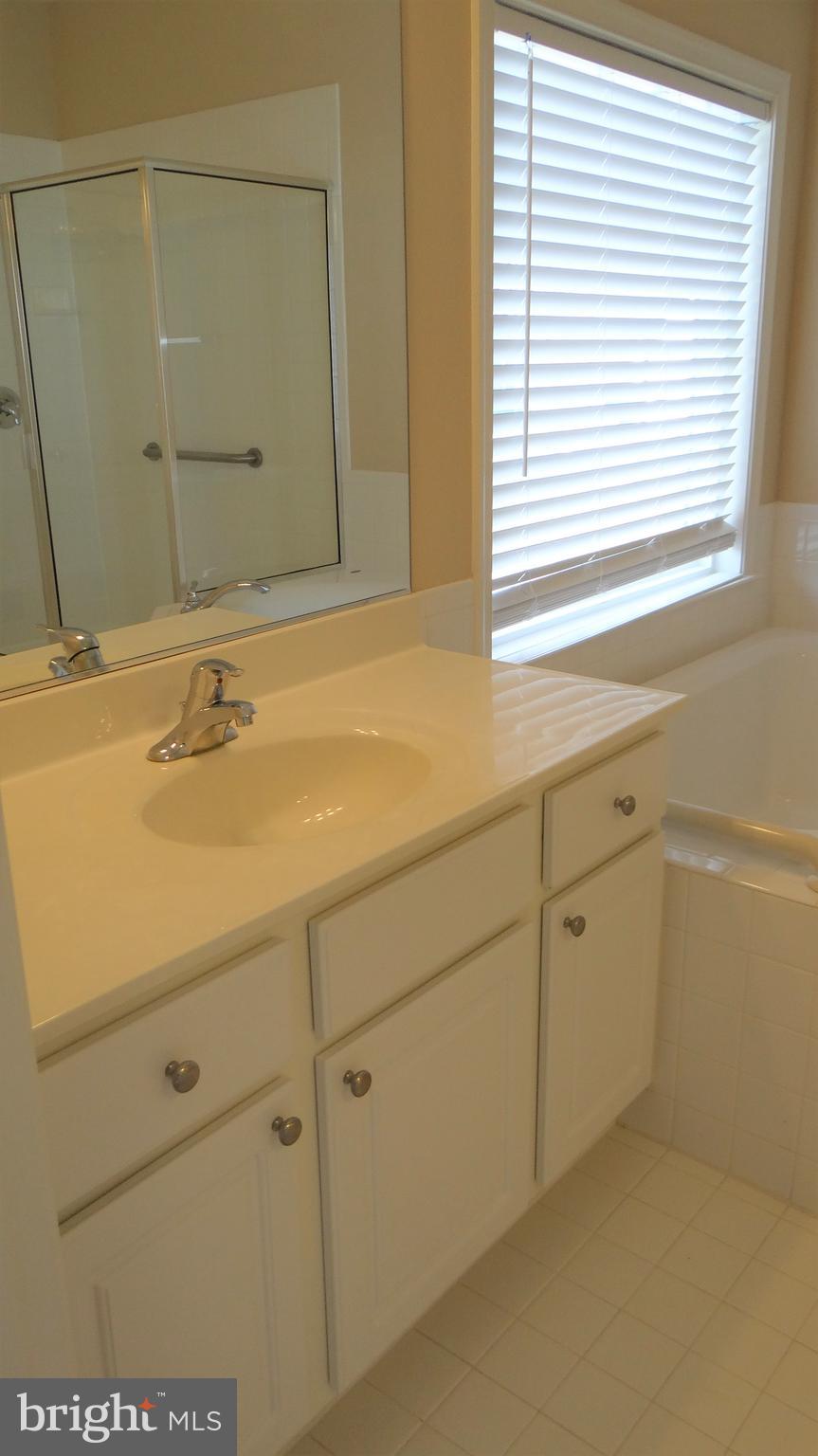 FALLS RUN - Residential Lease