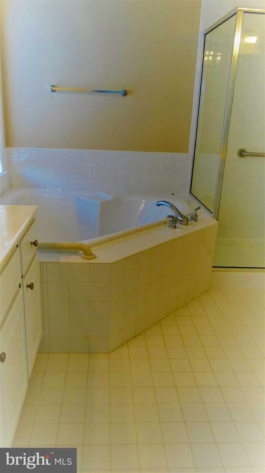 FALLS RUN - Residential Lease