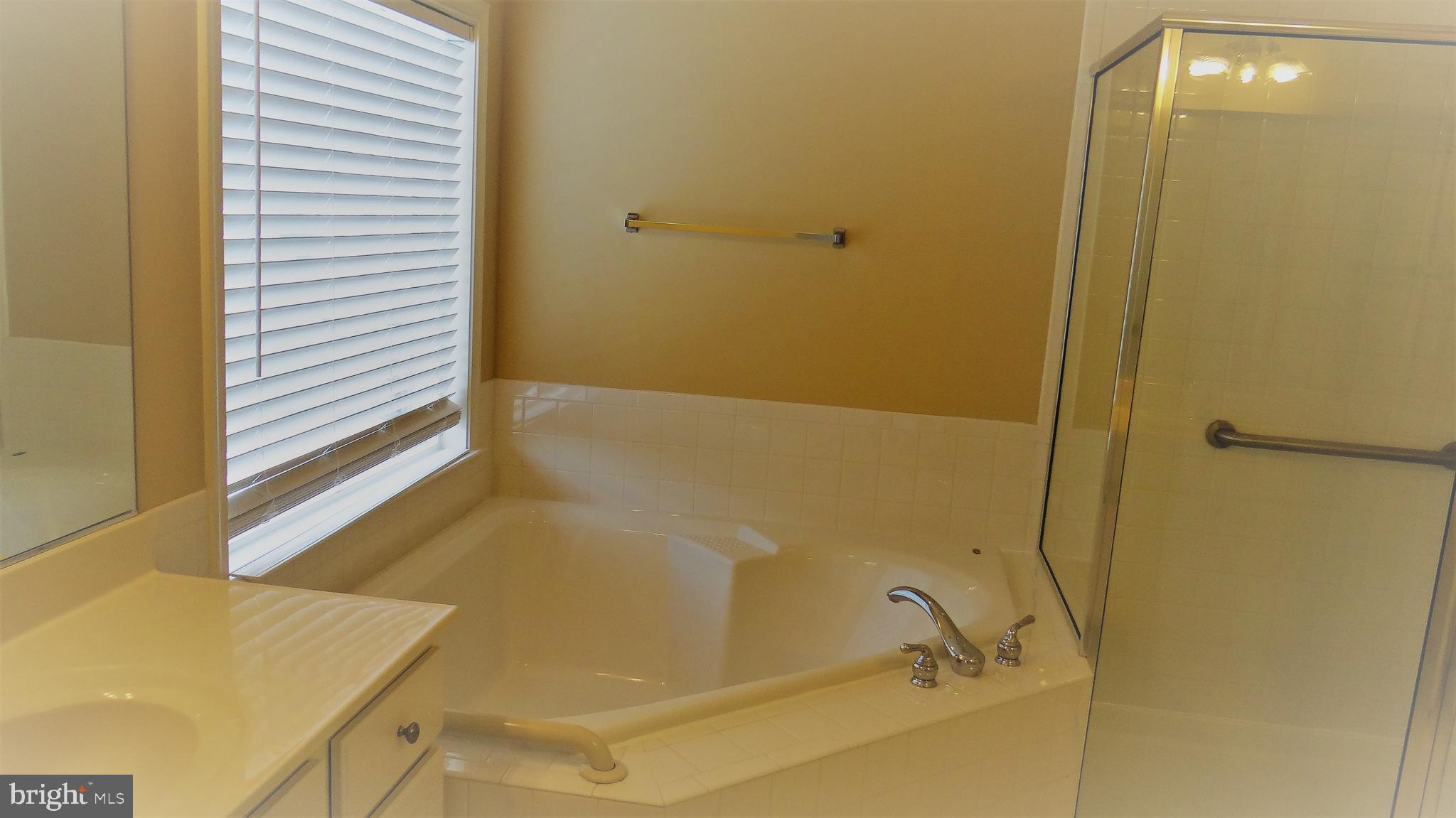 FALLS RUN - Residential Lease