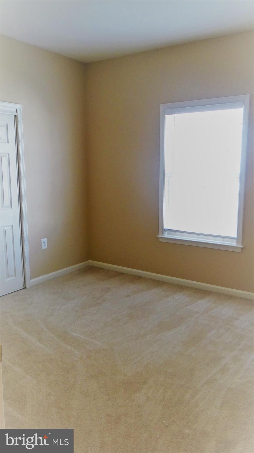 FALLS RUN - Residential Lease